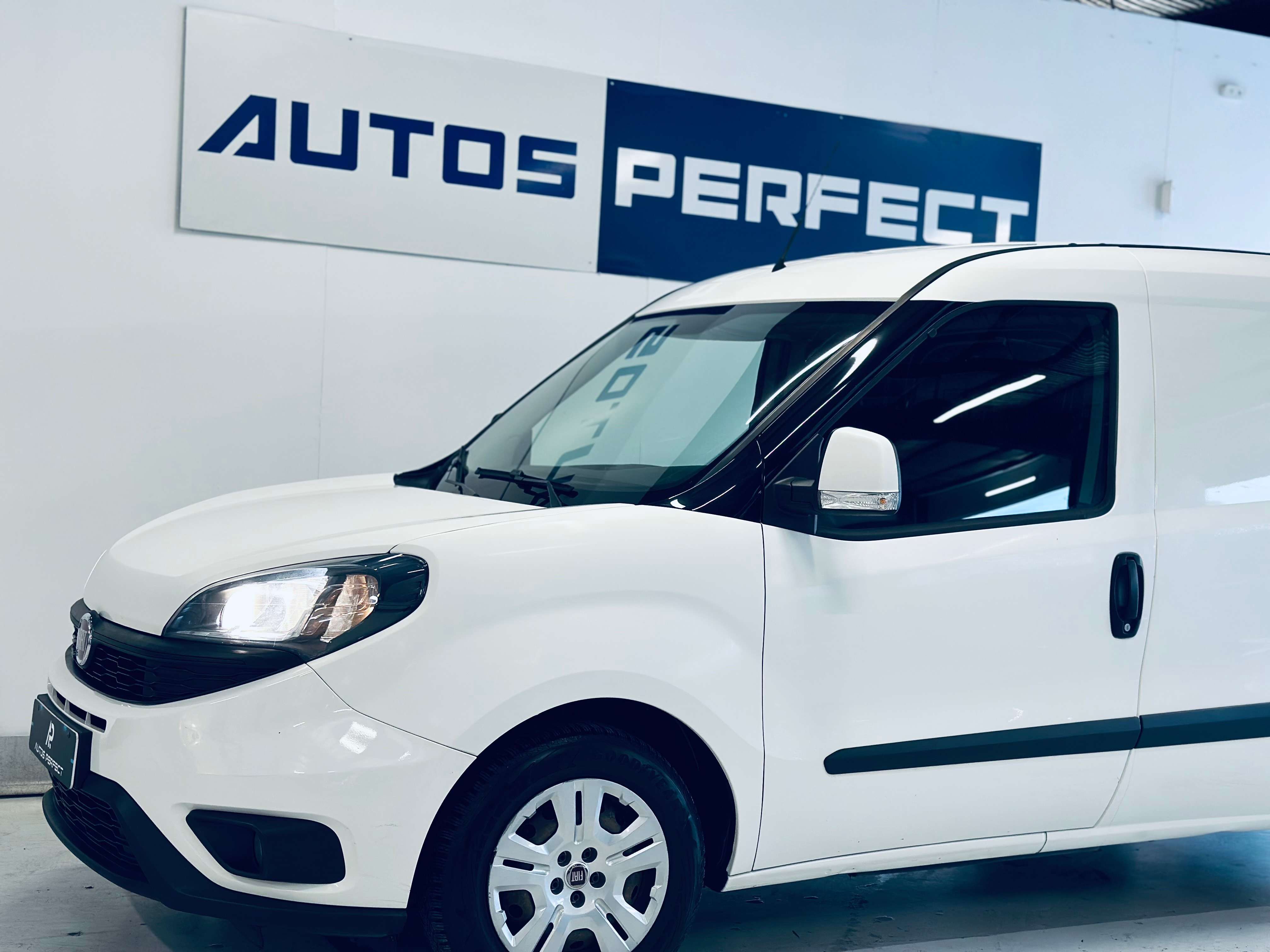 Fiat Doblo 1.6 3 PLACES PDC CLIM BLUETOOTH ATTACHE REMORQUE