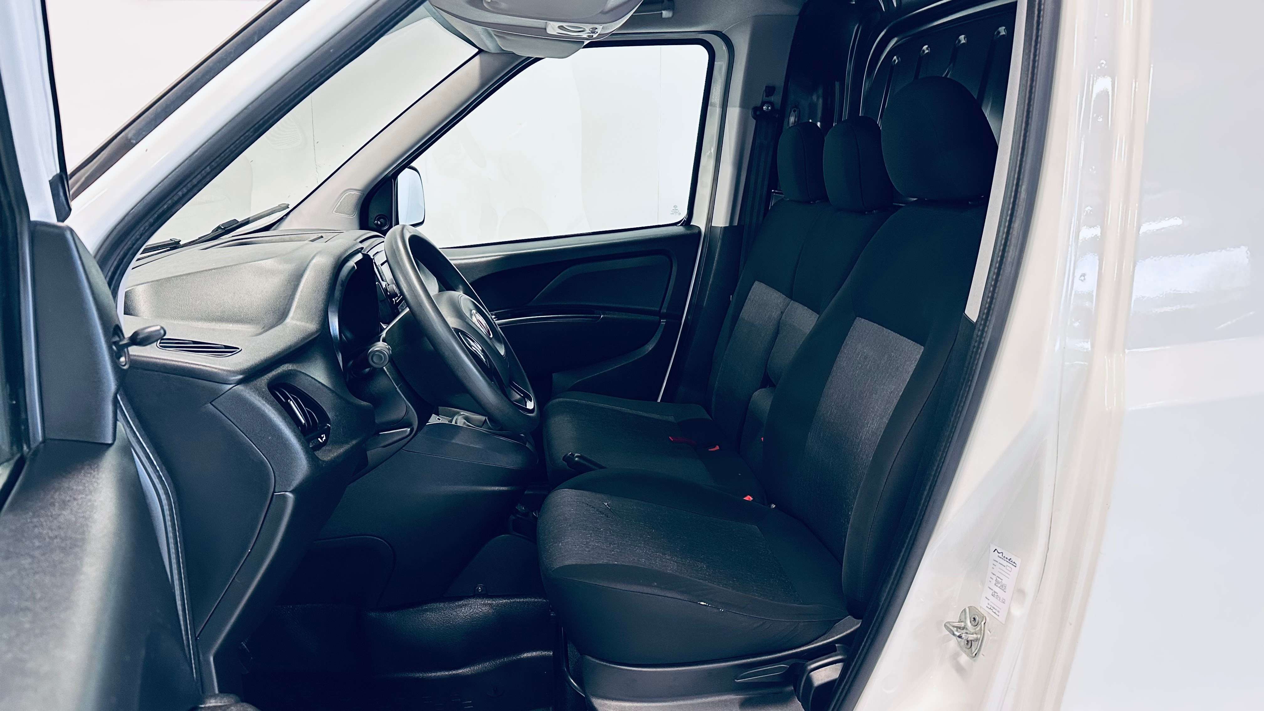 Fiat Doblo 1.6 3 PLACES PDC CLIM BLUETOOTH ATTACHE REMORQUE