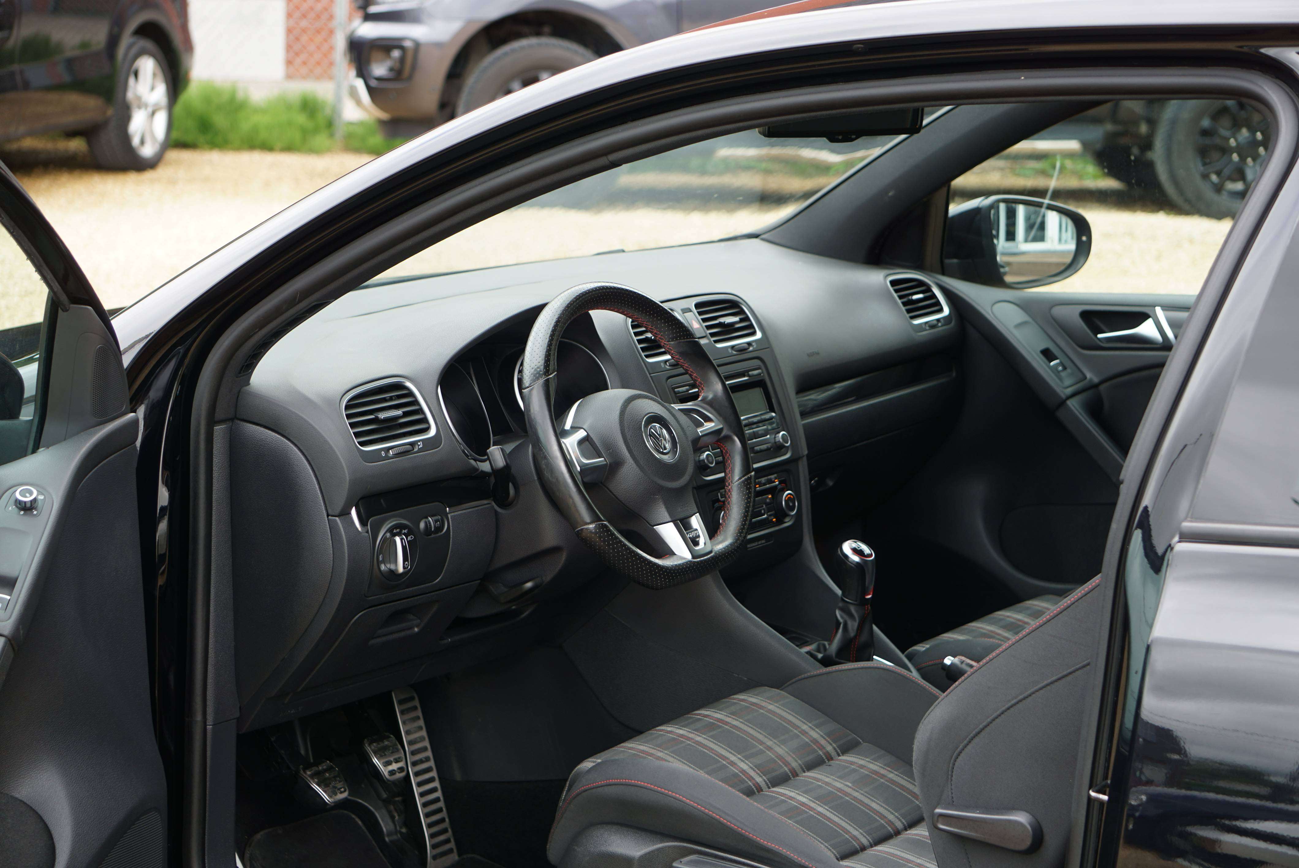 Volkswagen Golf GTI 2.0 TSI Bi-XENON PDC AV/AR CARNET COMPLET