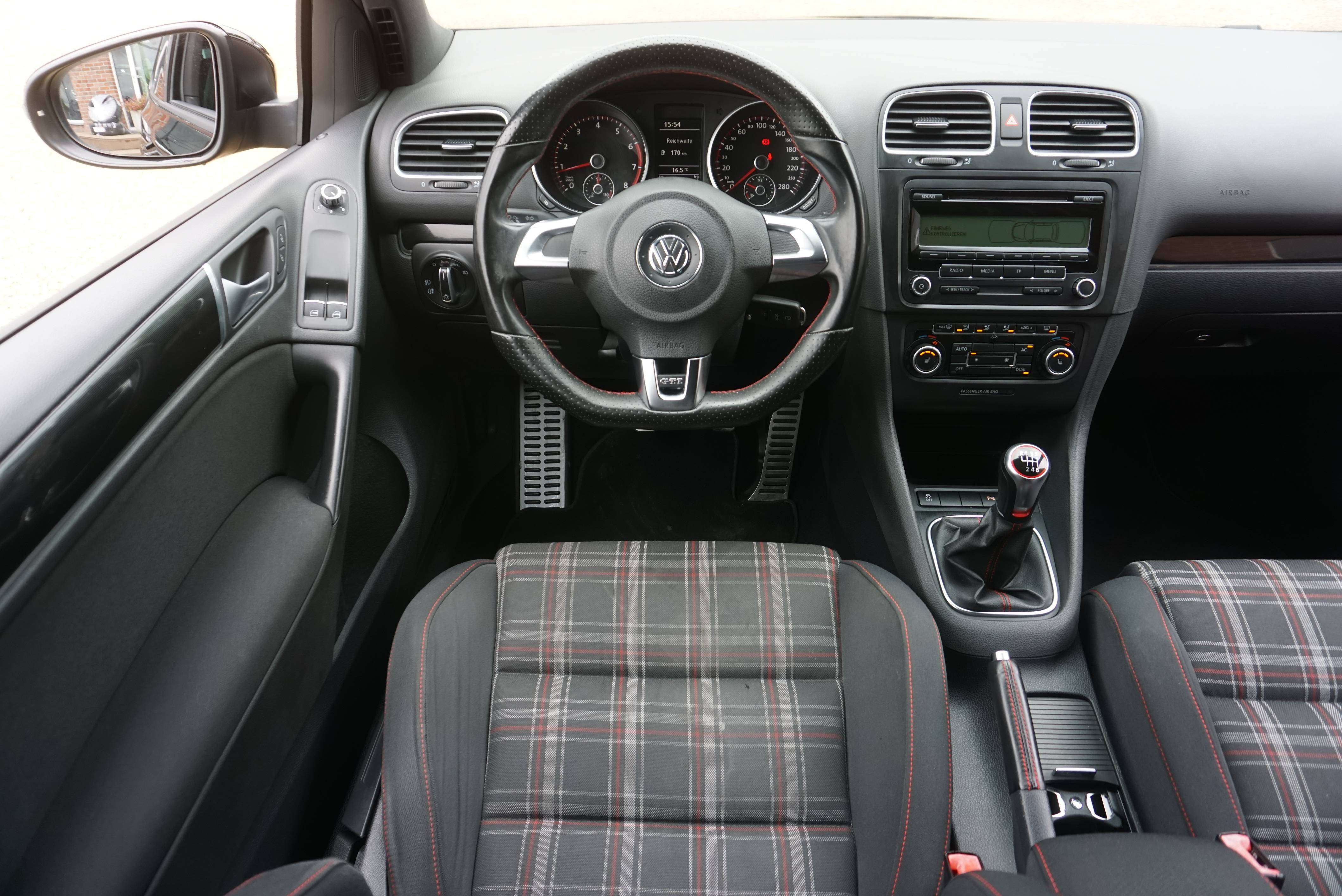Volkswagen Golf GTI 2.0 TSI Bi-XENON PDC AV/AR CARNET COMPLET