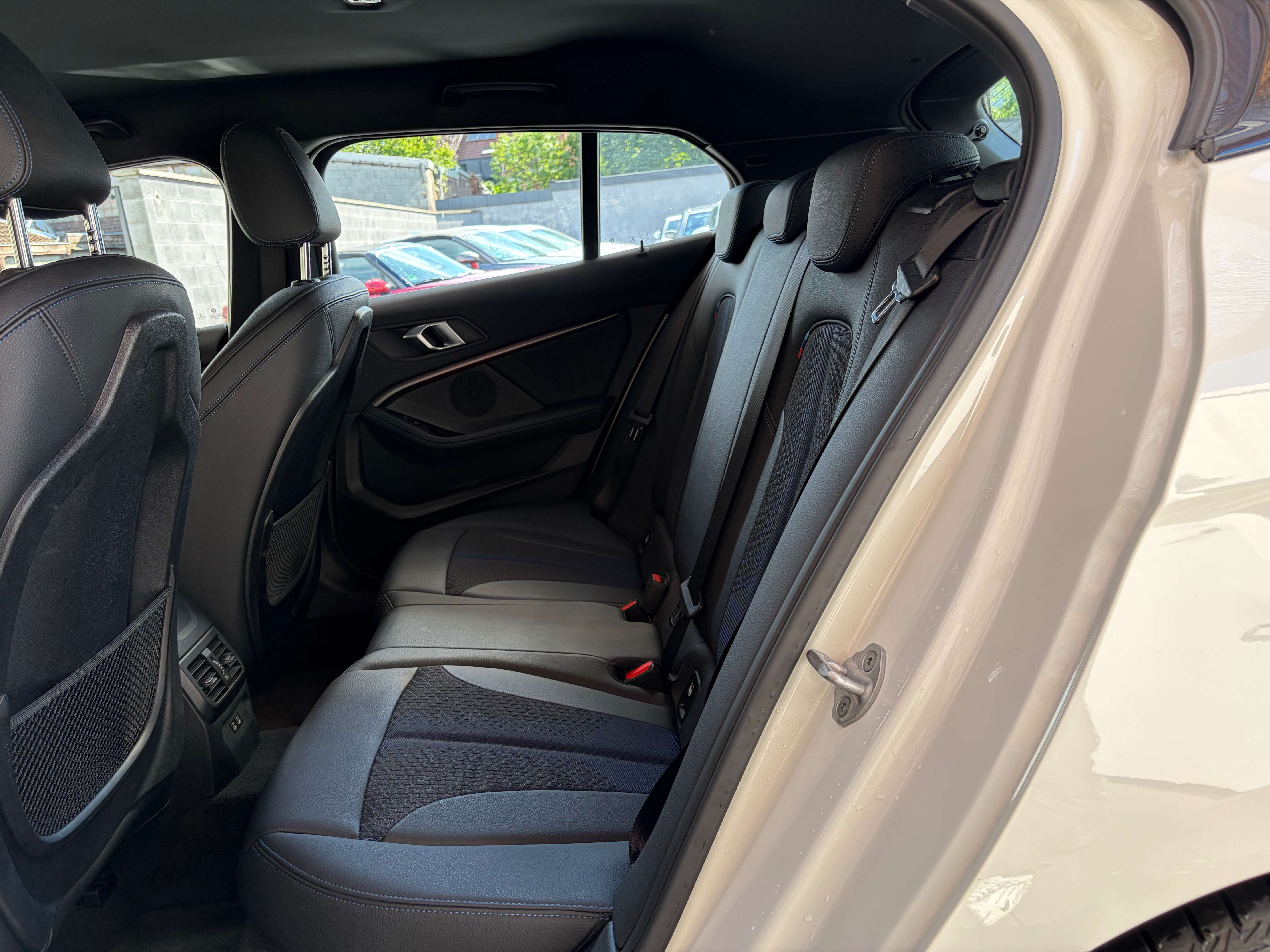 BMW 118 BMW 118dA Pack M