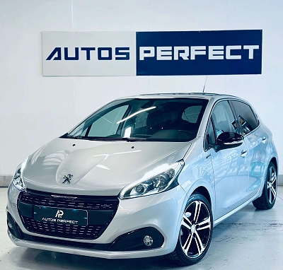 Peugeot 208 1.2GT Line BOITE AUTO PDC CRUISE LIM NAVI BLUETOOT