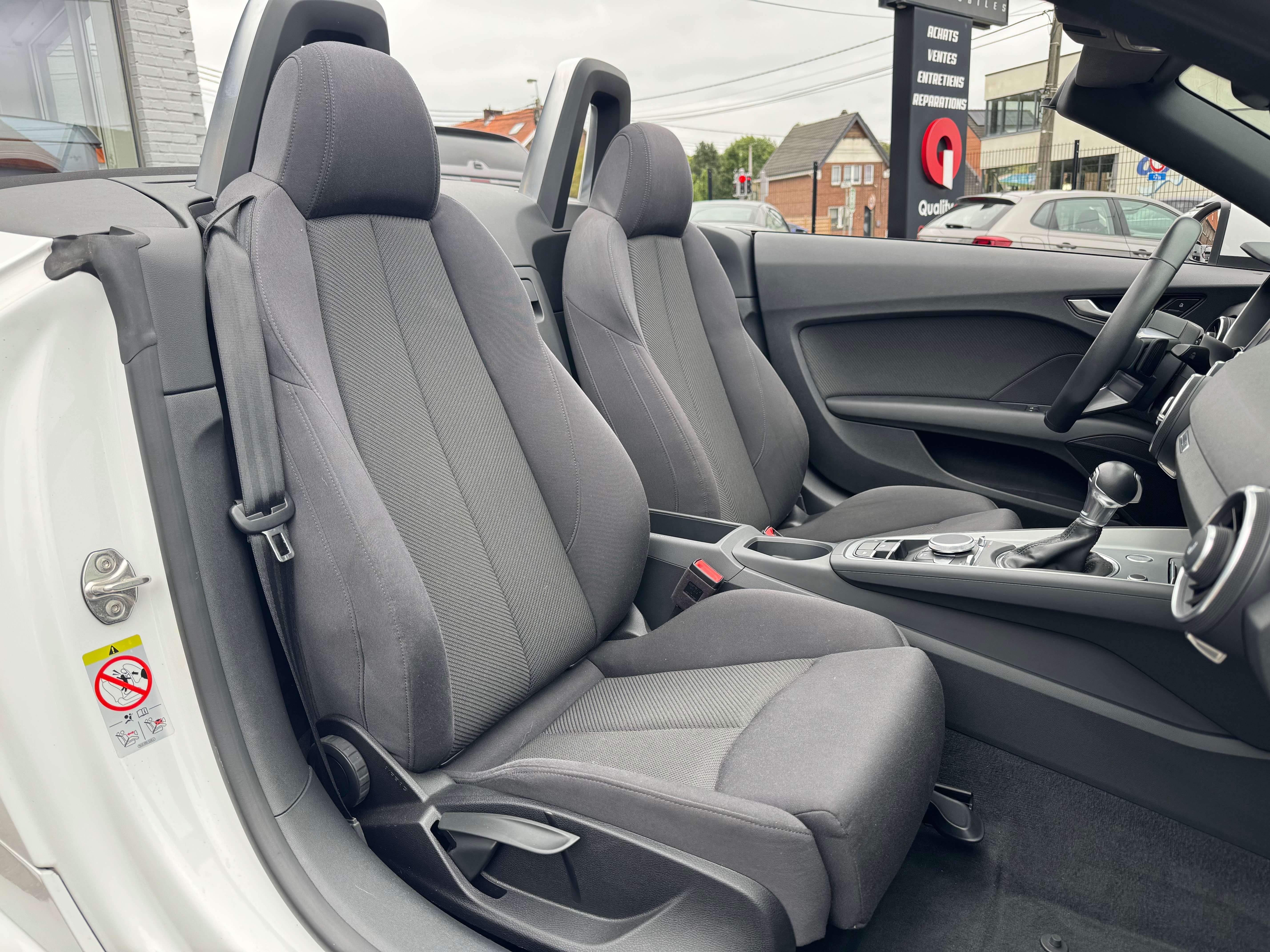 Audi TT Roadster 40 TFSI S tronic / NAV / LED / 19" / CLIM