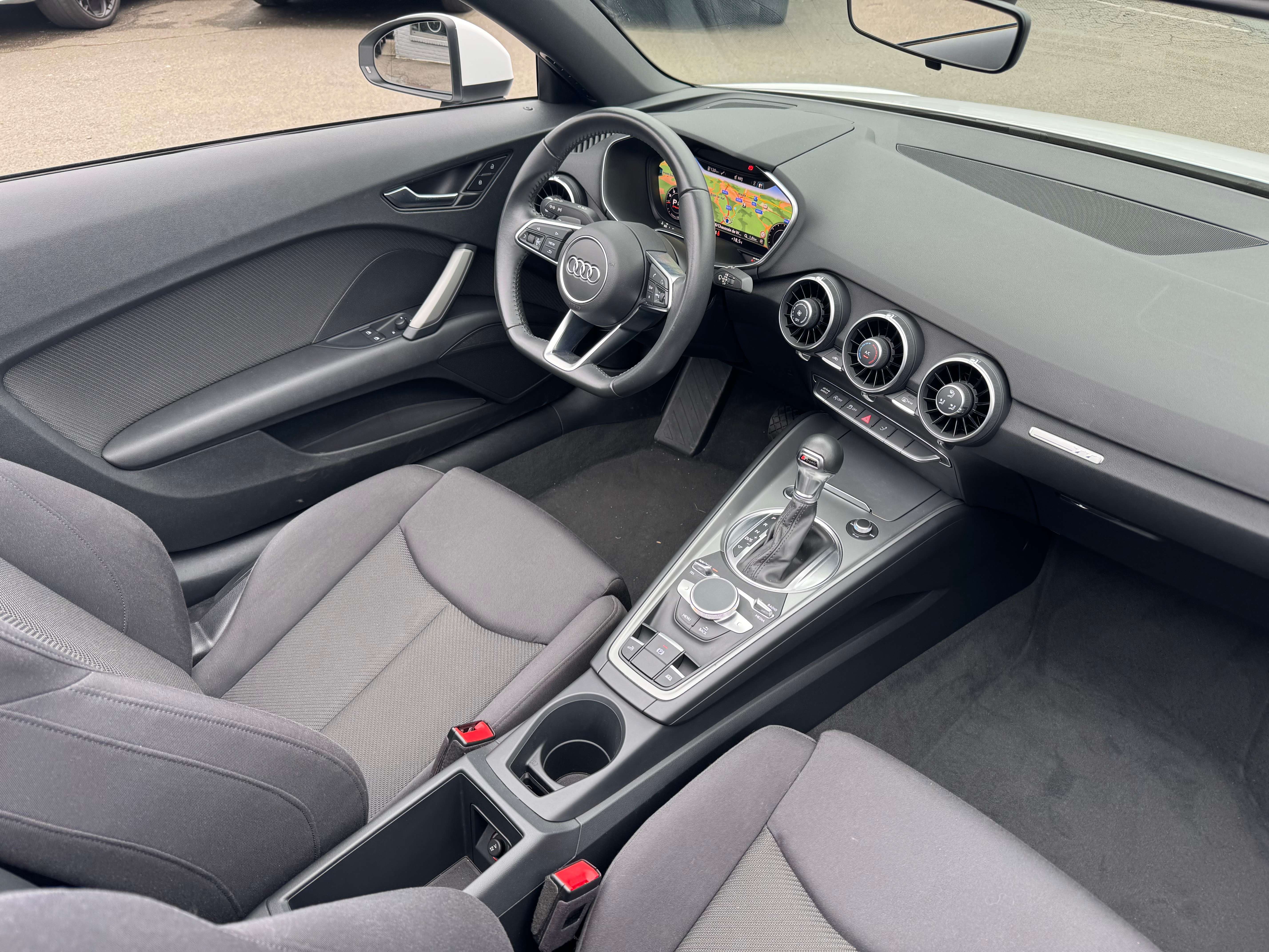 Audi TT Roadster 40 TFSI S tronic / NAV / LED / 19" / CLIM