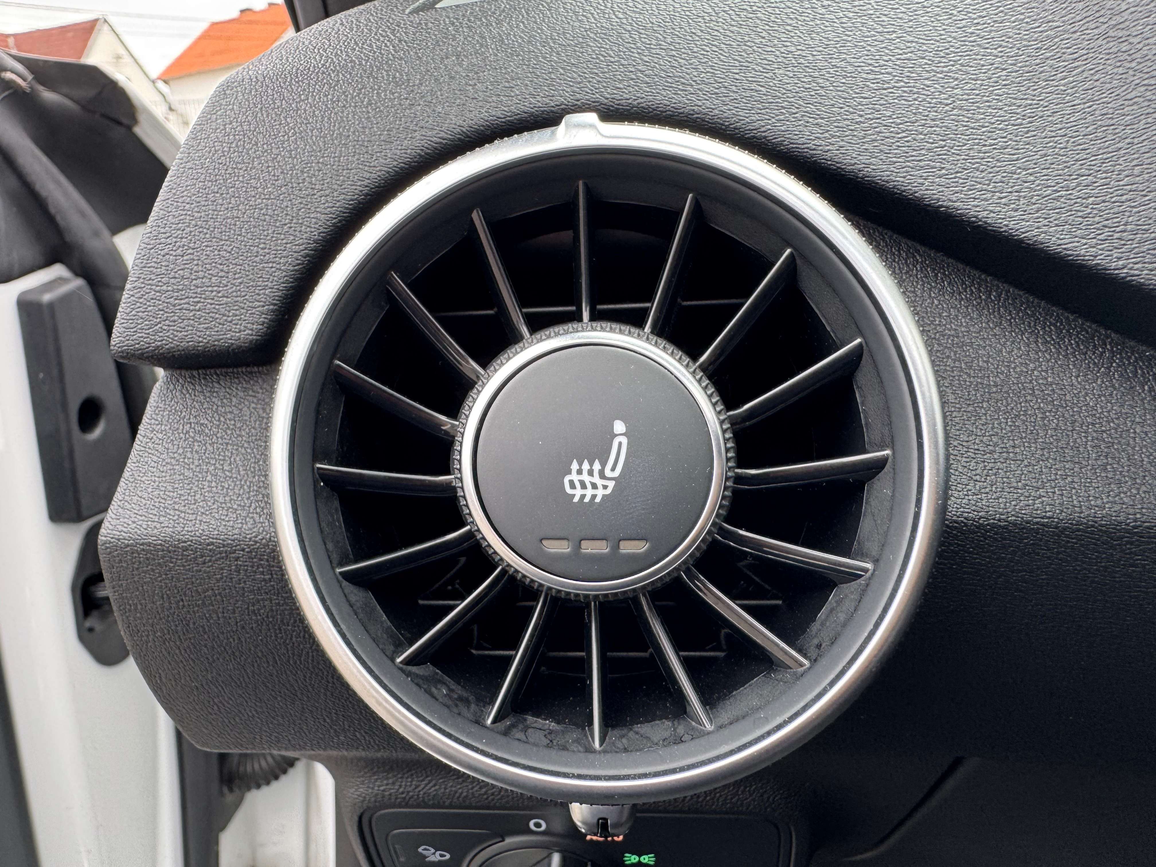 Audi TT Roadster 40 TFSI S tronic / NAV / LED / 19" / CLIM
