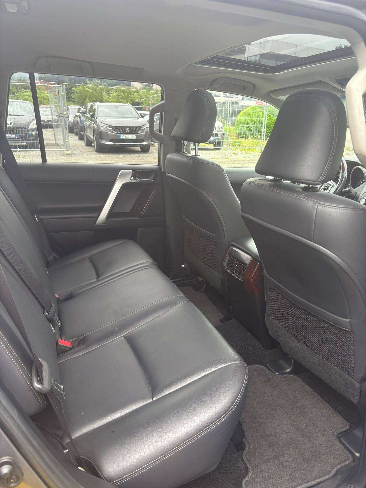 Toyota Land Cruiser 3.0 D 190 cv / Premium / Belgium Car/ 5 Seats / CTTE