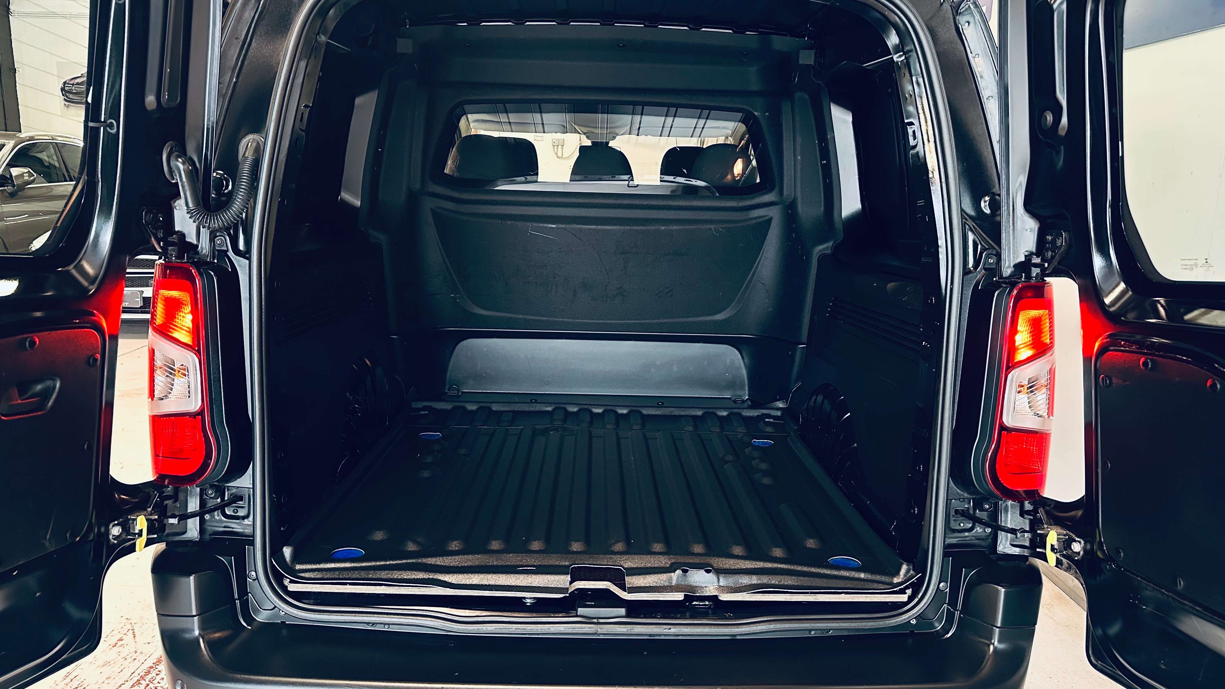 Peugeot Partner 1.5 BlueHDi L2 DOUBLE CABINE CLIM NAVI PDC