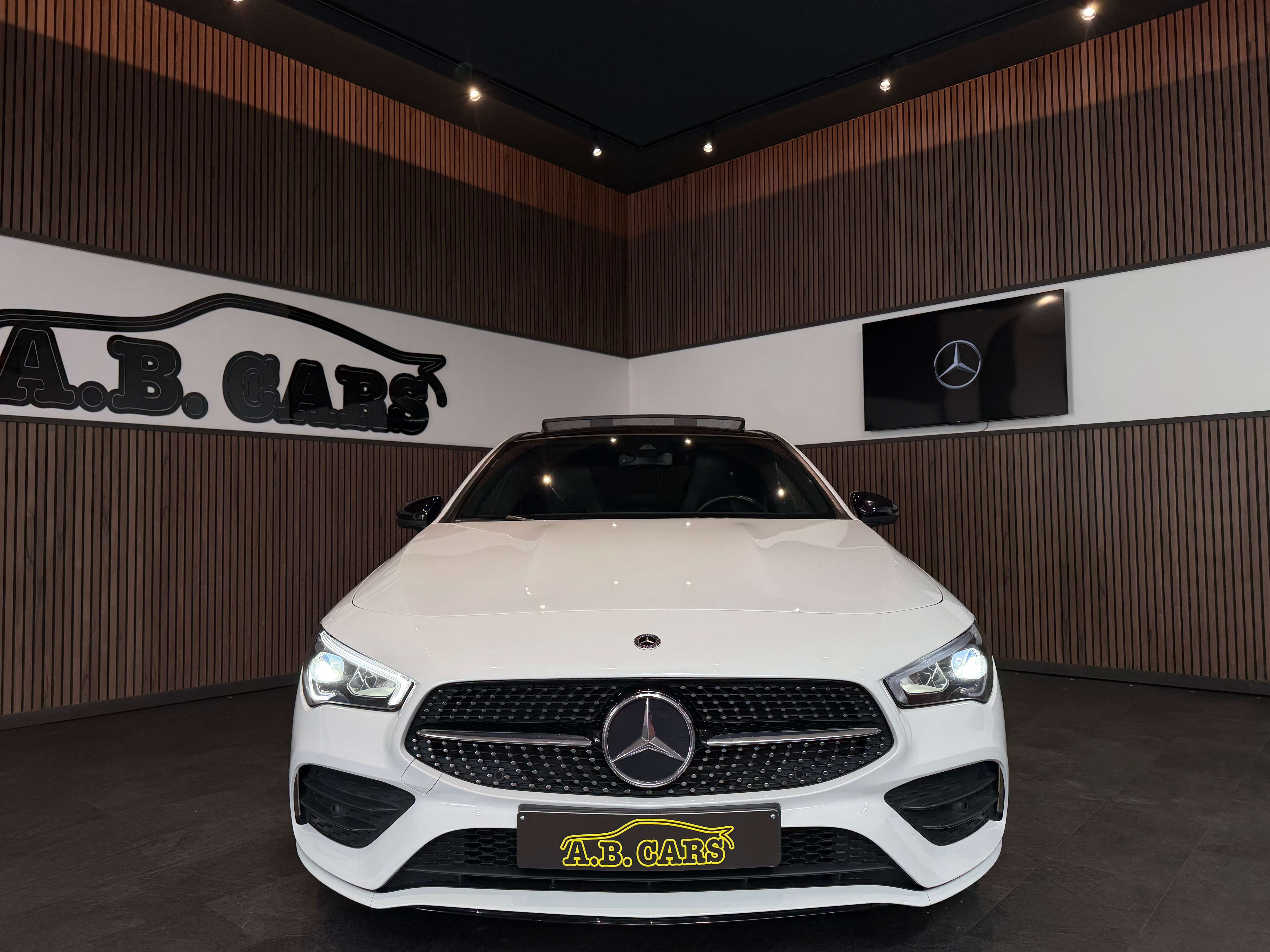 Mercedes-Benz CLA 180 d AMG Line - GARANTIE 12MOIS - TOIT OUVRANT - 2.0 DIESEL - AUTOMATIQUE