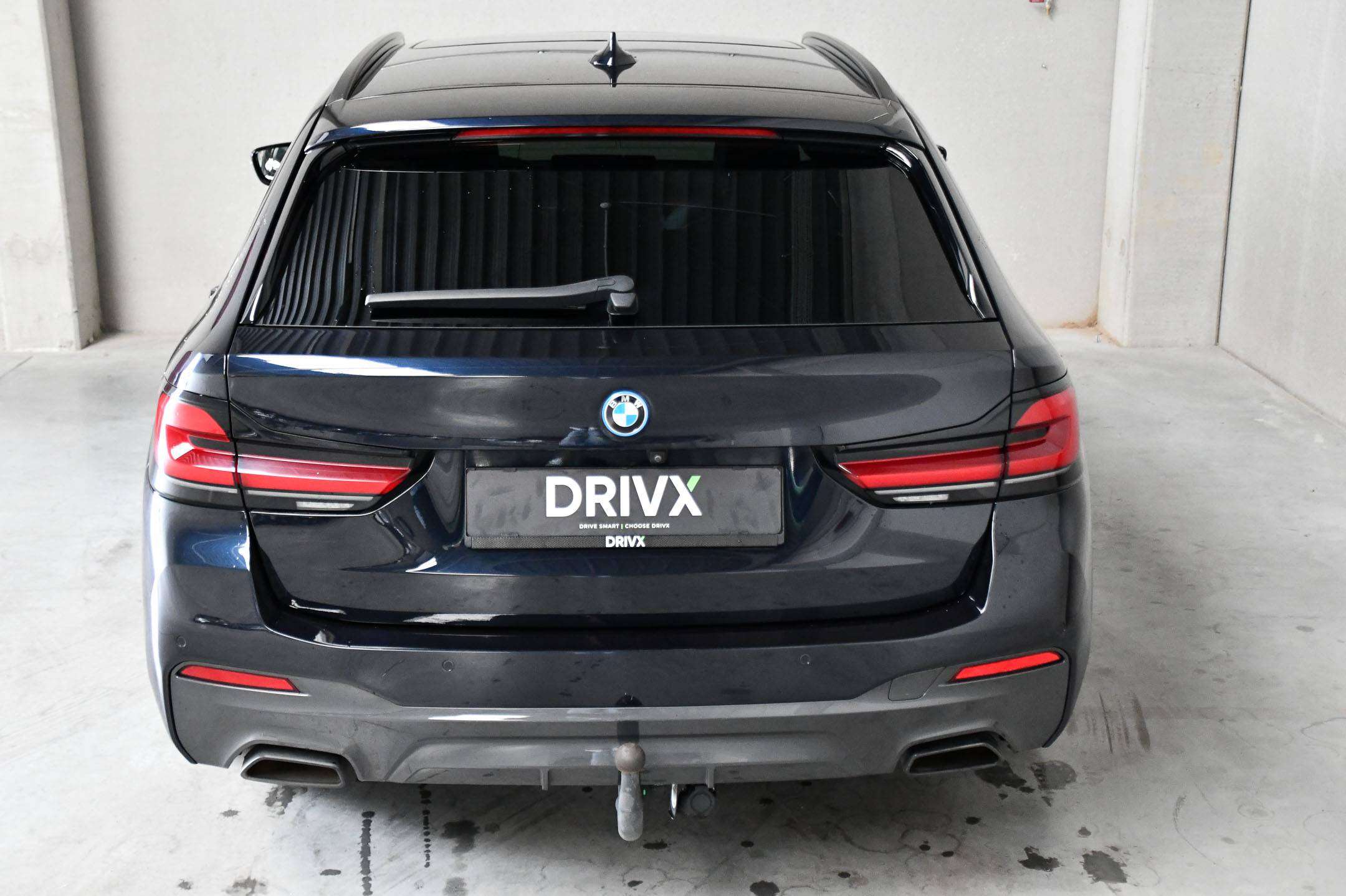 BMW 520 520e Touring - PHEV - M-Sportpakket - Panodak - Trekhaak - Adaptive Cruise Control -