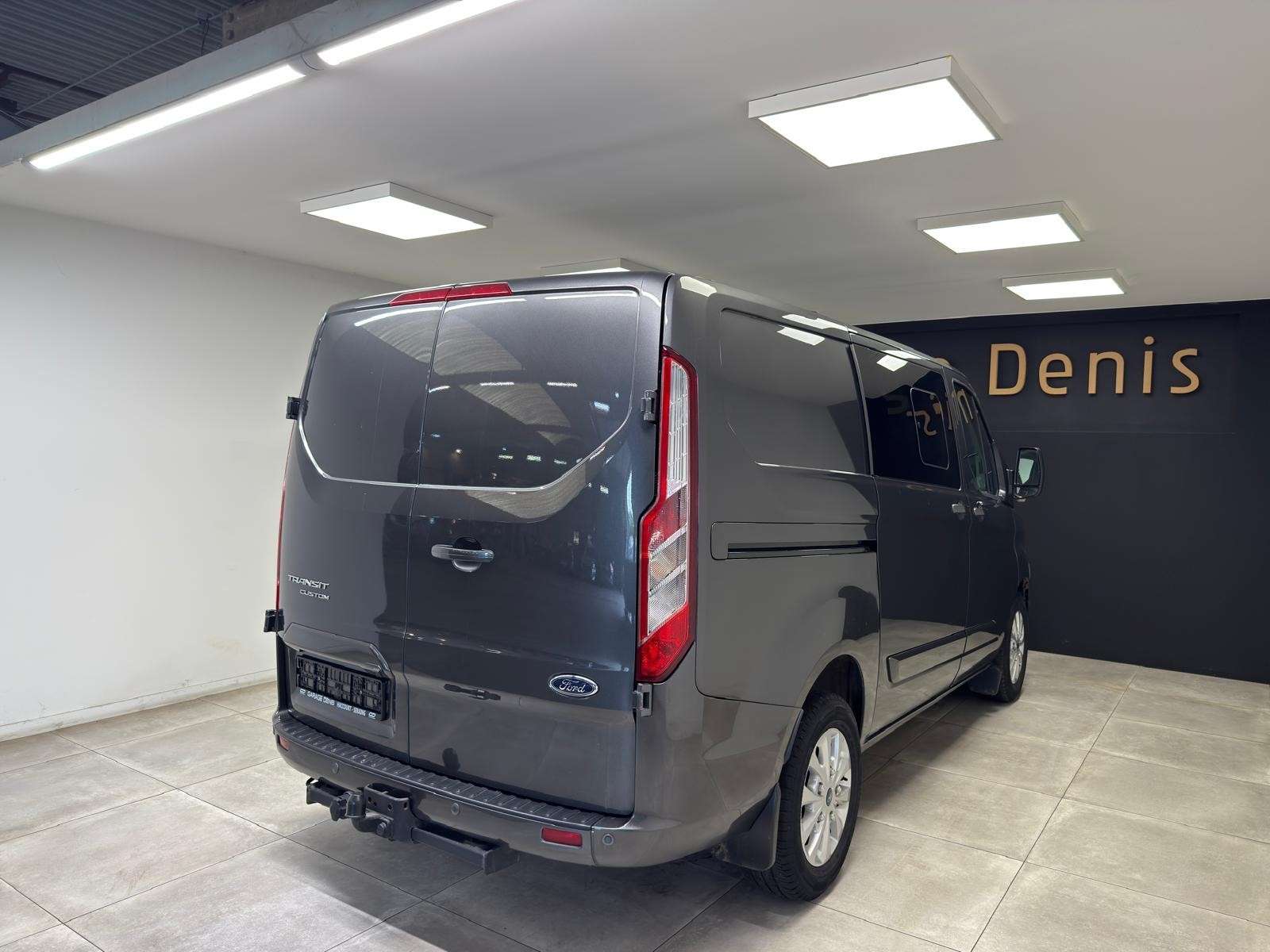 Ford Transit Custom L2H1 Limited Titanium Double Cabine**GPS**CAMEREA*