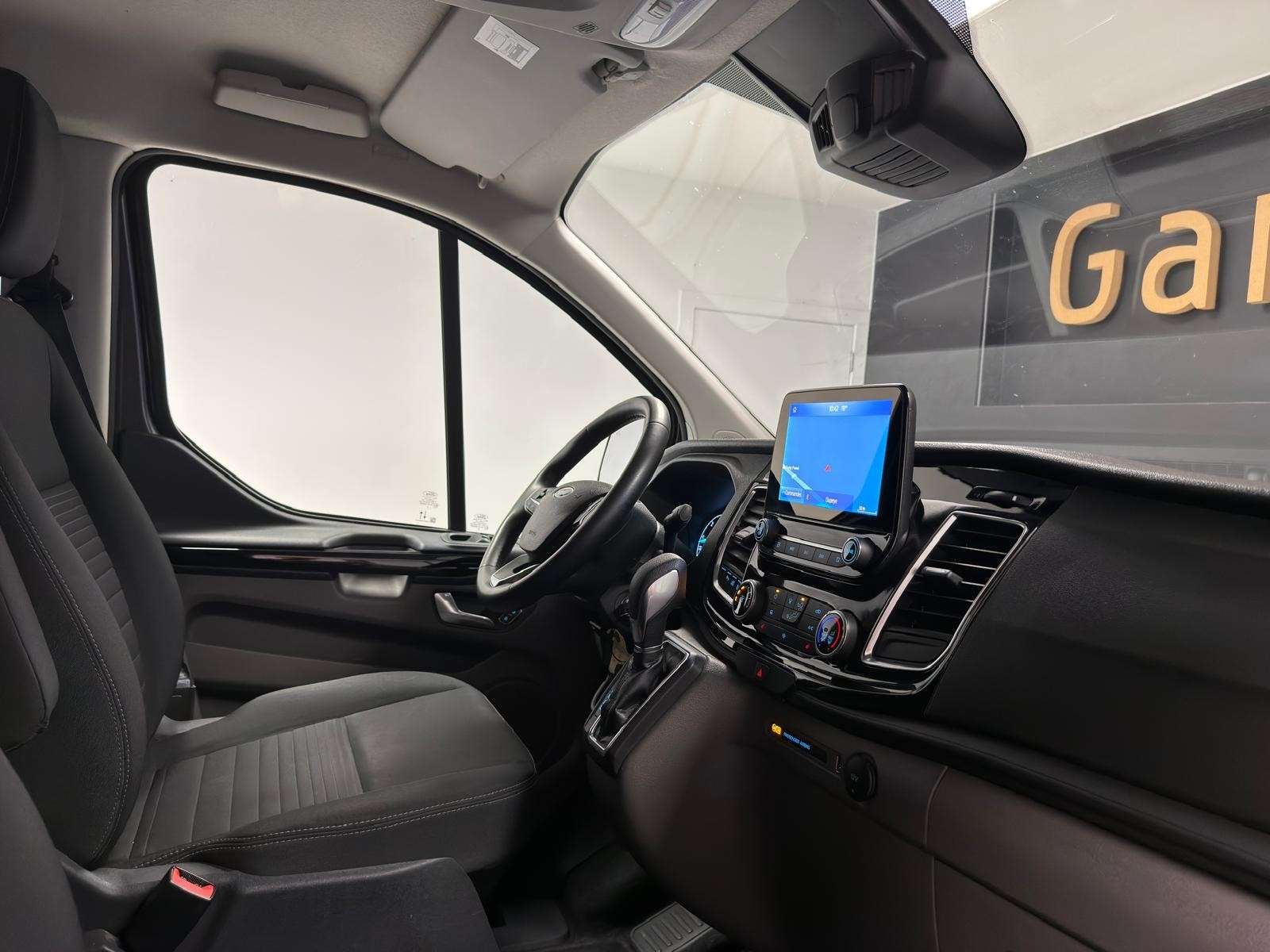 Ford Transit Custom L2H1 Limited Titanium Double Cabine**GPS**CAMEREA*