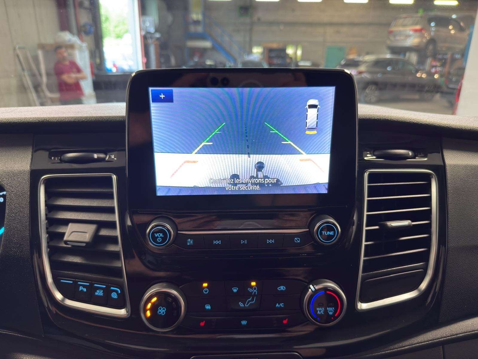 Ford Transit Custom L2H1 Limited Titanium Double Cabine**GPS**CAMEREA*