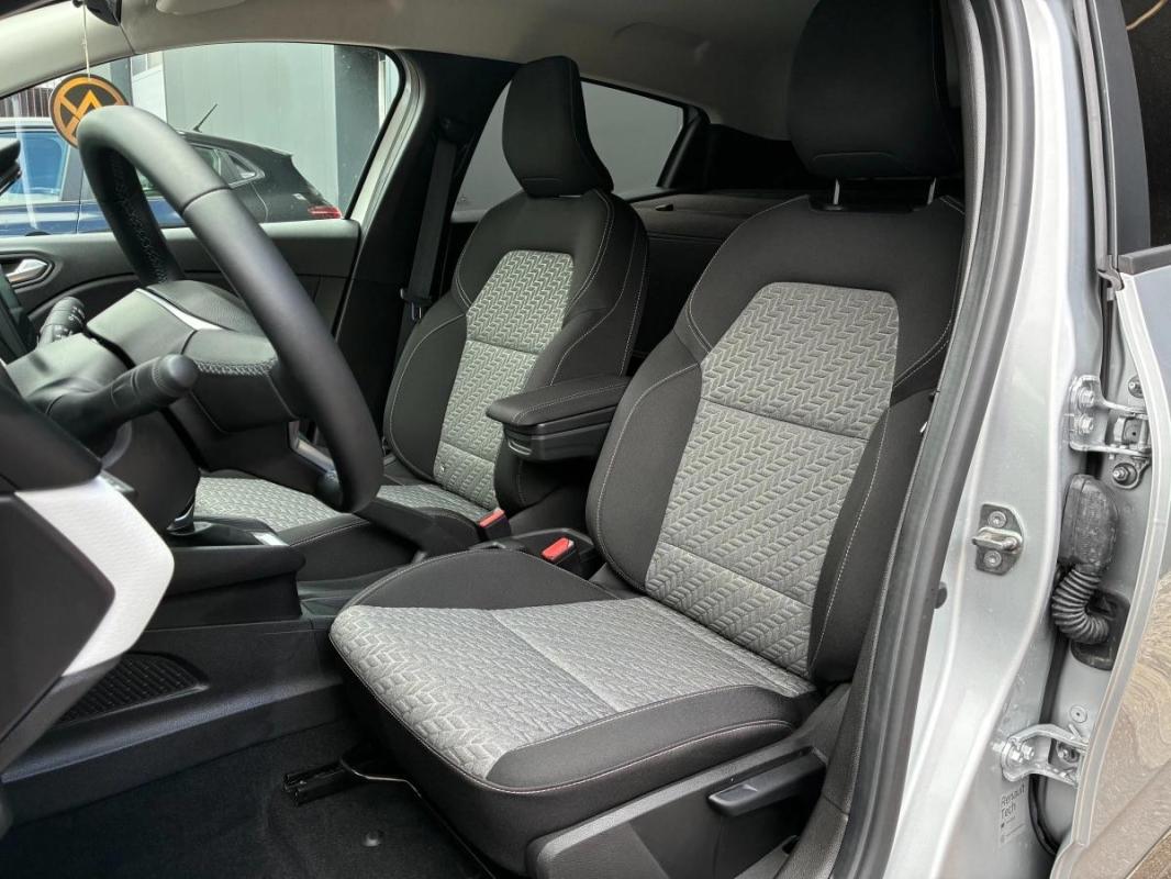 Renault Clio 5 1.6 E-TECH 145H HYBRID | 1ERE MAIN SUIVI SOCIETE 2 PLACES PEU KM CARPLAY 01