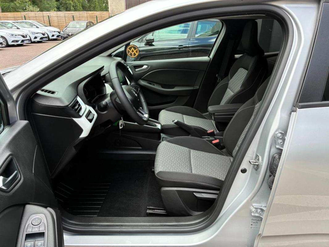 Renault Clio 5 1.6 E-TECH 145H HYBRID | 1ERE MAIN SUIVI SOCIETE 2 PLACES PEU KM CARPLAY 01