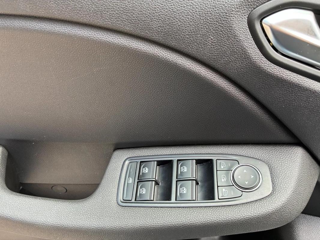 Renault Clio 5 1.6 E-TECH 145H HYBRID | 1ERE MAIN SUIVI SOCIETE 2 PLACES PEU KM CARPLAY 01
