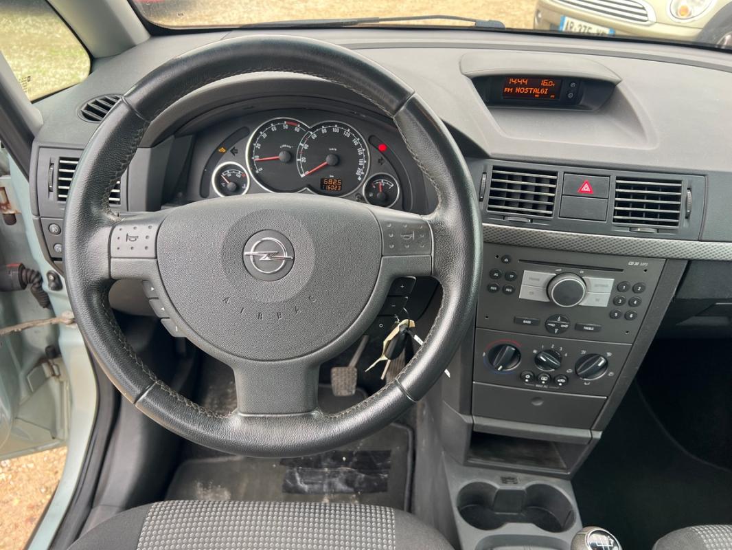 Opel Meriva 1.3 CDTI DIESEL 75CH REVISEE FUME BLANC AU DEMARRAGE DEMARRE ET ROULE OK