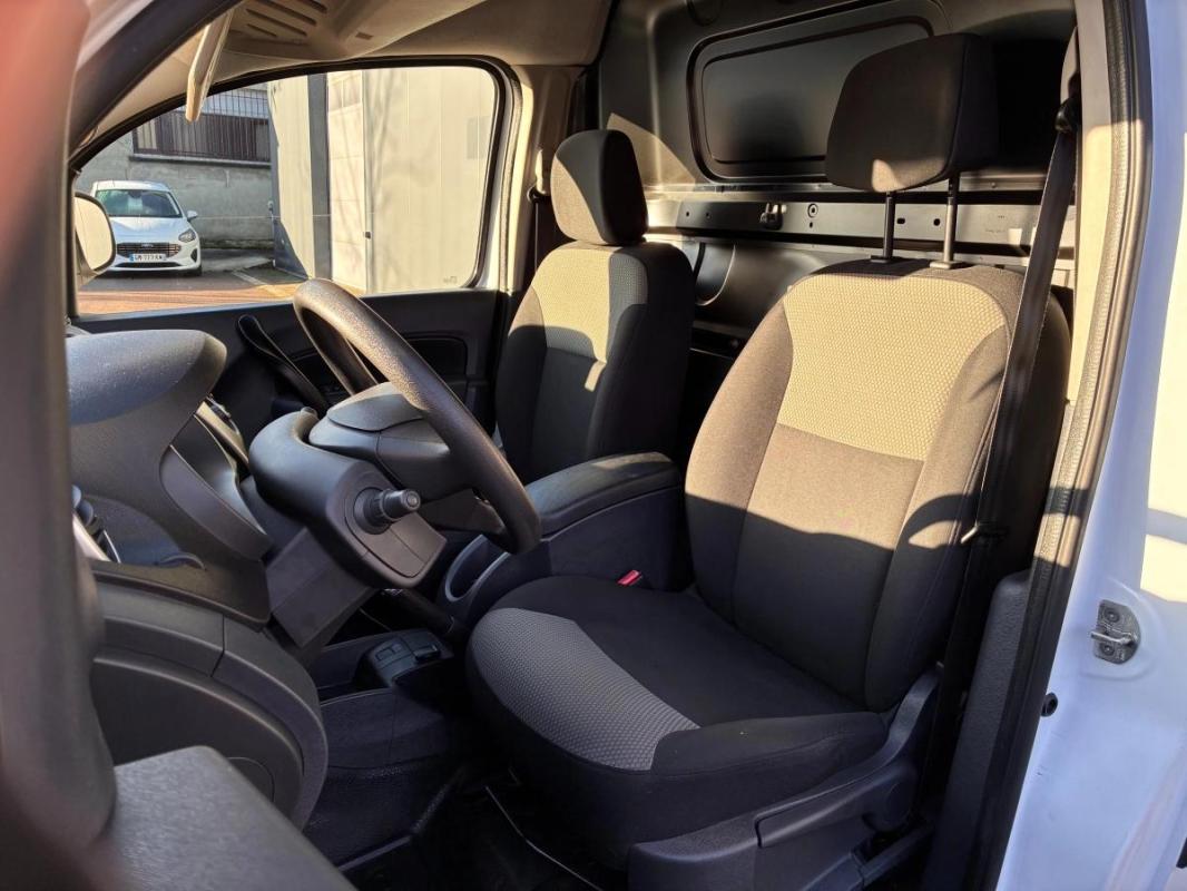 Renault Kangoo Express FOURGON 1.5 BDCI 95 | RADAR DE RECUL GPS SUIVI COMPLET 1ERE MAIN GA517