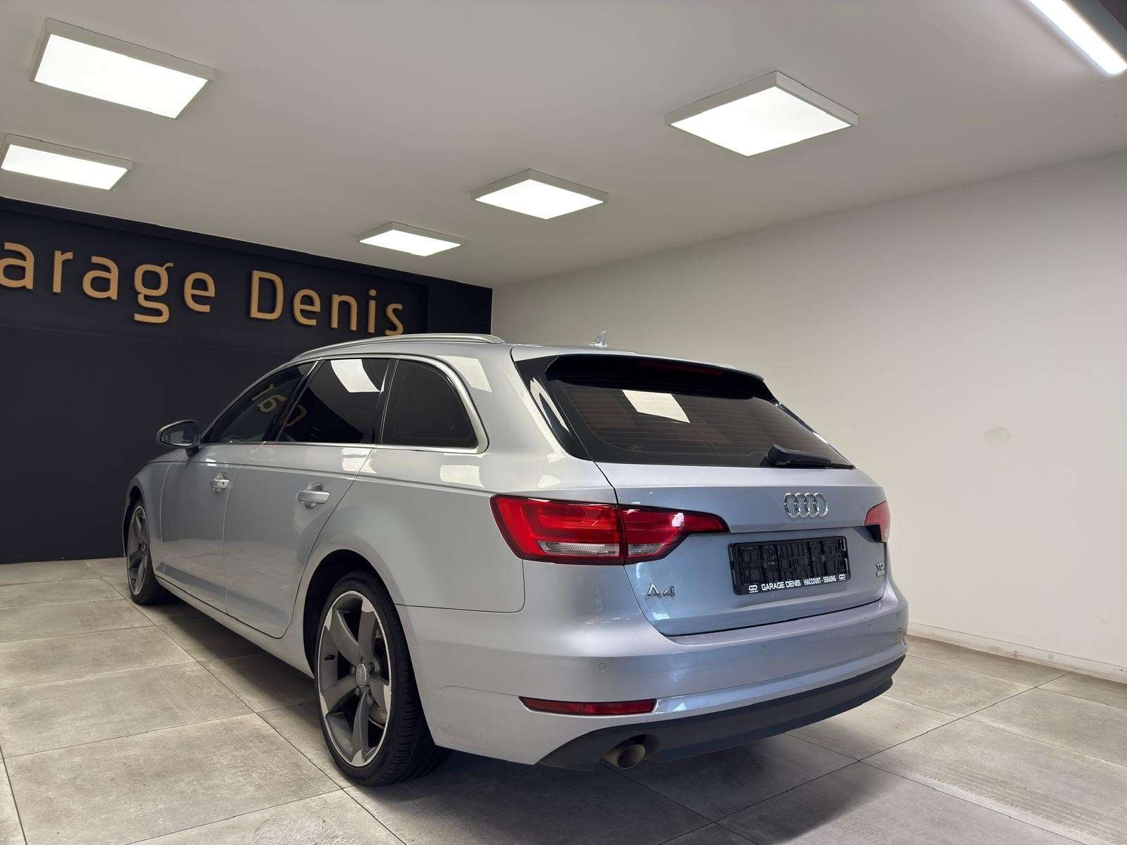 Audi A4 AVANT 2.0 TDI** 11 990 € pour les professionnels.