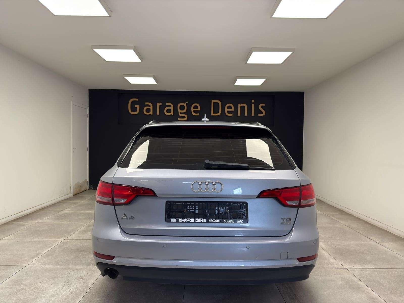 Audi A4 AVANT 2.0 TDI** 11 990 € pour les professionnels.