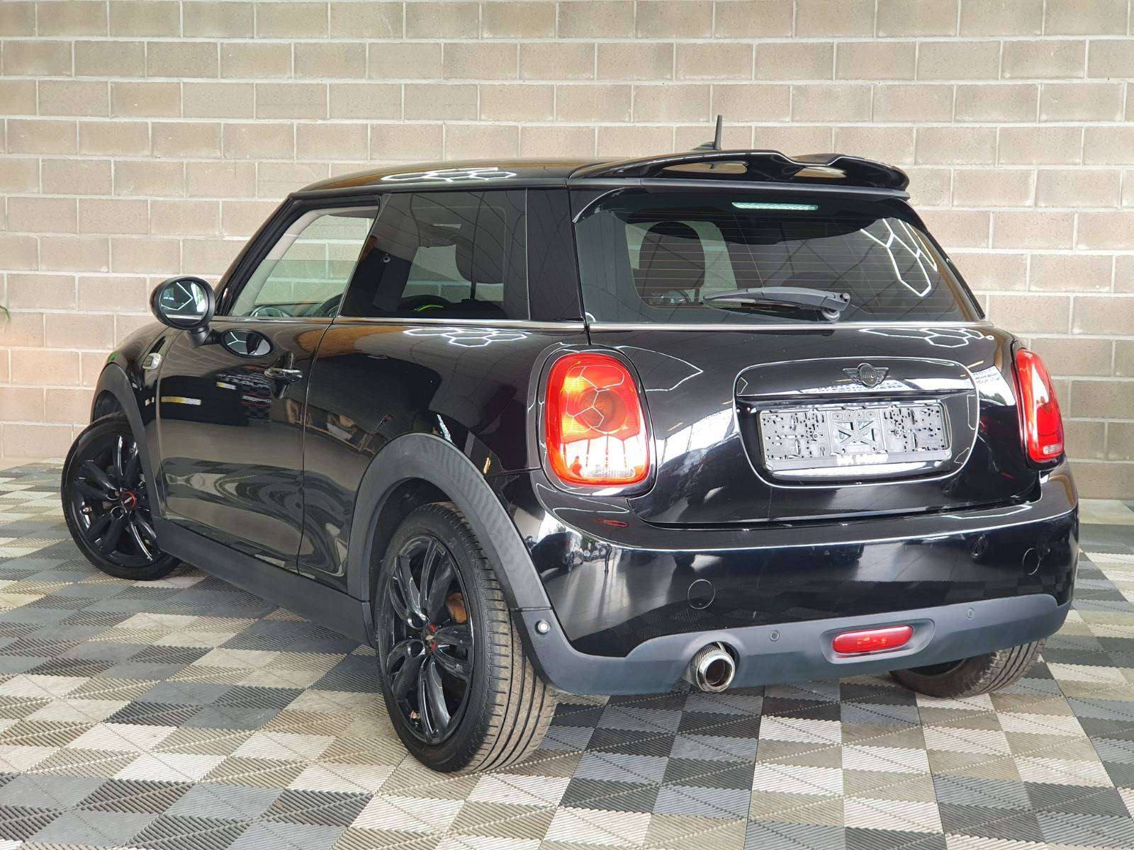 MINI Cooper D 🟢1.5 DIESEL 116CV - GPS - CAPTEURS - CRUISE