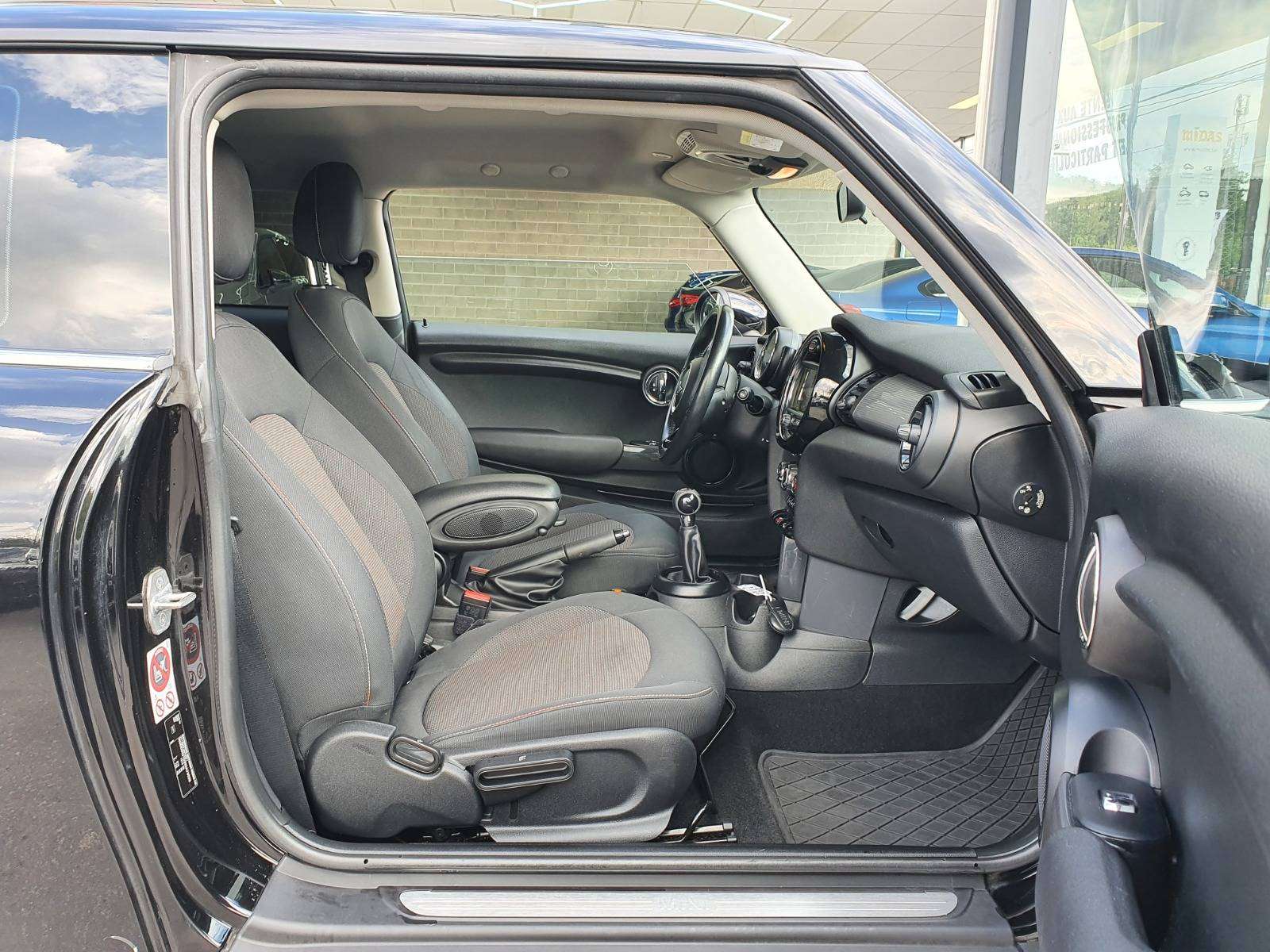 MINI Cooper D 🟢1.5 DIESEL 116CV - GPS - CAPTEURS - CRUISE