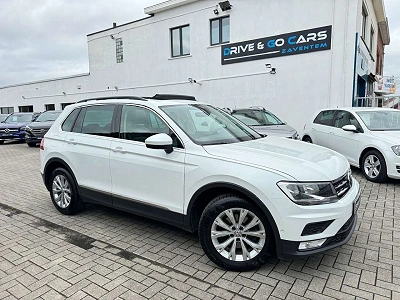 Volkswagen Tiguan 2.0 TDi SCR Highline ** 1 JAAR GARANTIE ** !!