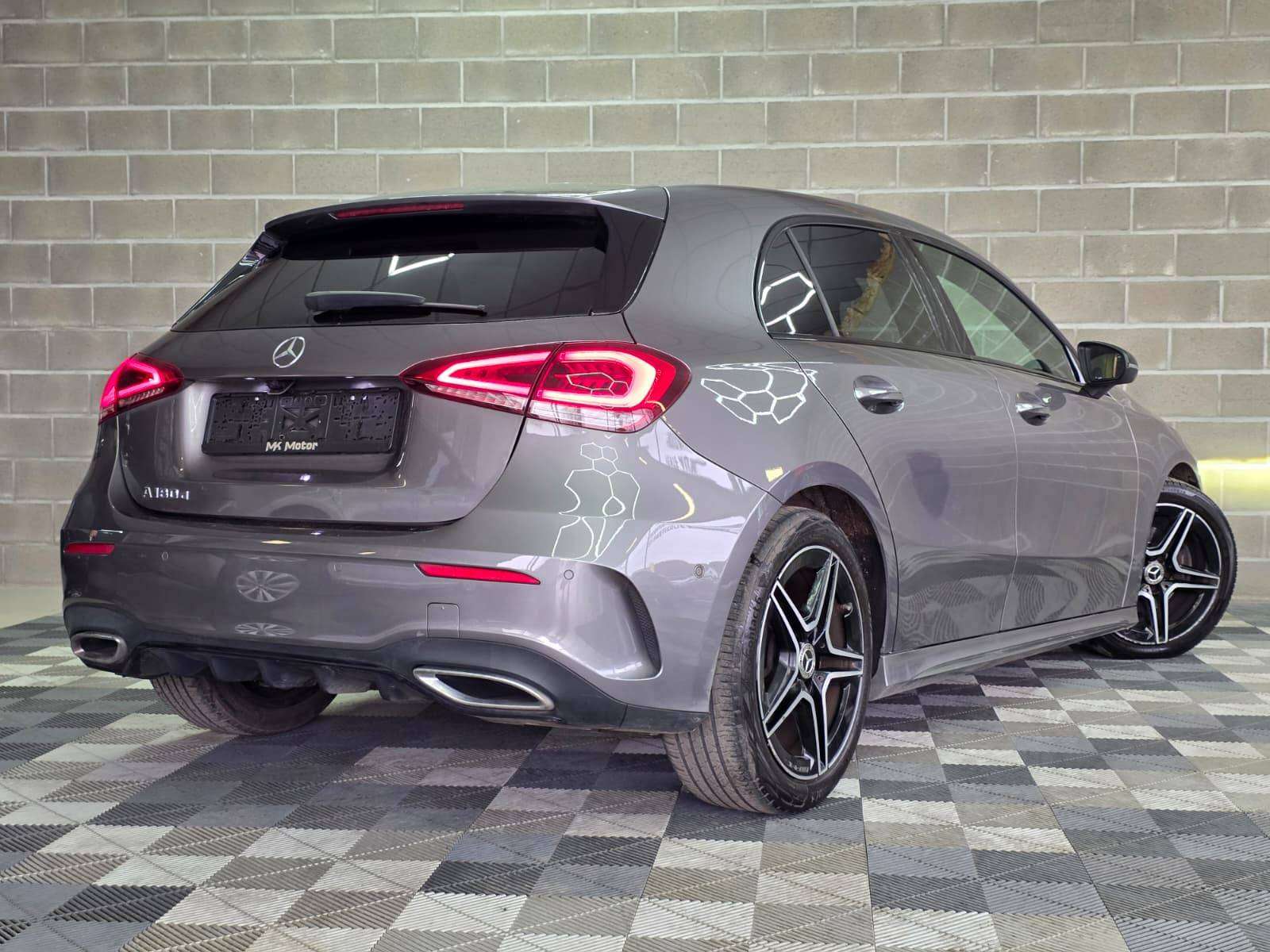 Mercedes-Benz A 180 🟢GARANTIE 12 MOIS🟢DIESEL 116CV - PACK AMG - FULL CARNET - CAMERA