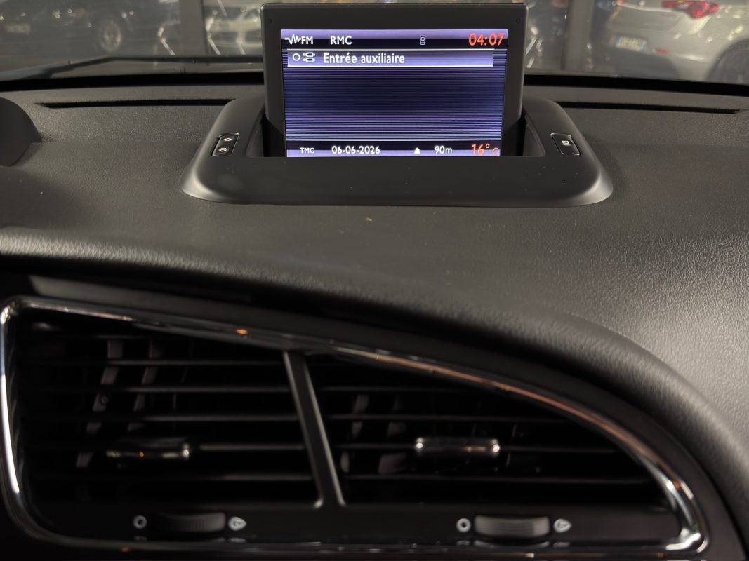 Peugeot 3008 PREMIUM 1.6 HDI 112 Cv GPS TOIT PANORAMIQUE AFFICHAGE TETE HAUTE BVM6 - GARANTIE 1 AN