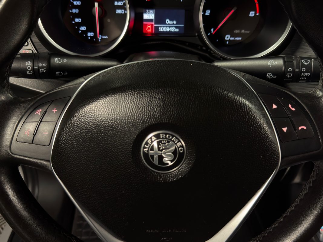 Alfa Romeo Giulietta III PHASE 2 LUSSO 1.6 JTDM 120 Cv S&S - GARANTIE 1 AN