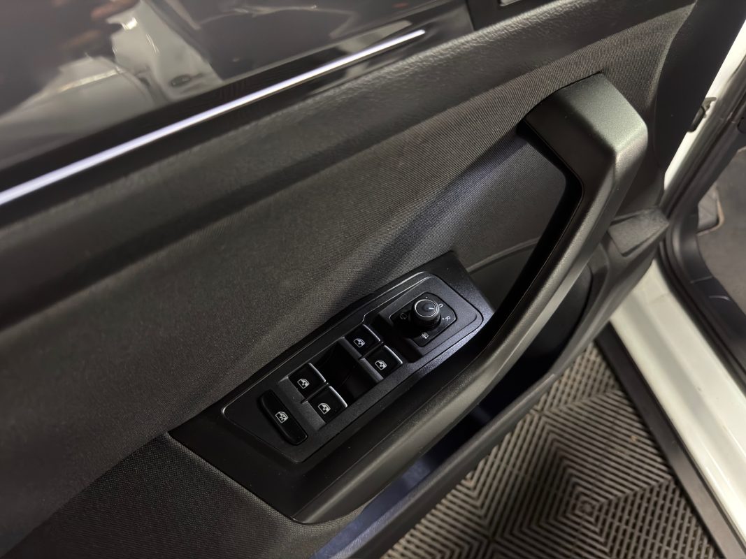 Volkswagen T-roc CARAT 1.5 TSI EVO 150 1ERE MAIN DSG7 APPLE & ANDROID VIRTUAL COCKPIT Garantie 1 an