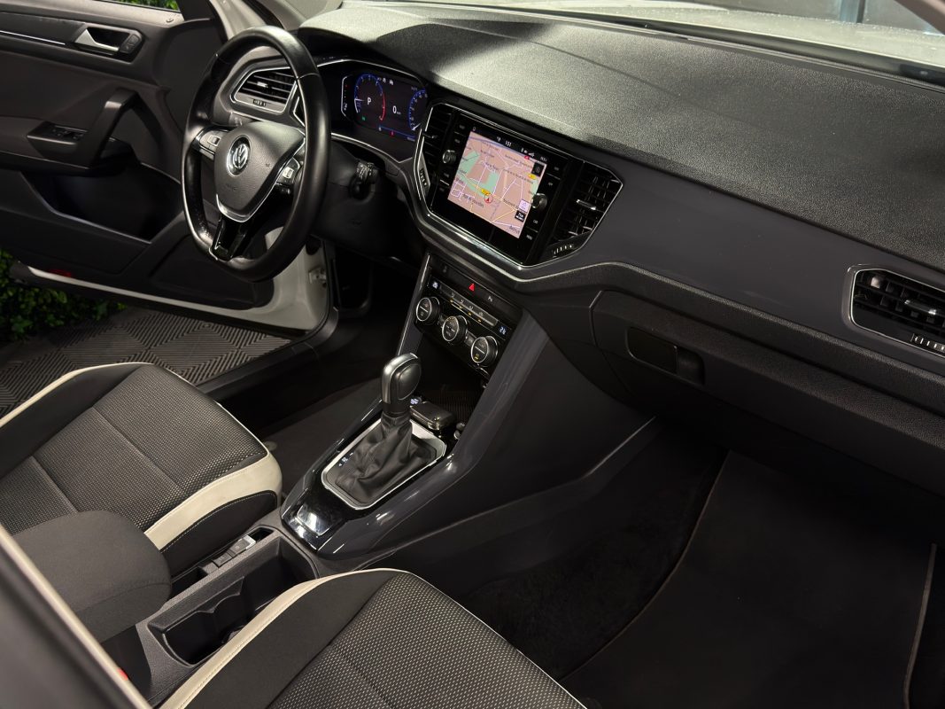Volkswagen T-roc CARAT 1.5 TSI EVO 150 1ERE MAIN DSG7 APPLE & ANDROID VIRTUAL COCKPIT Garantie 1 an