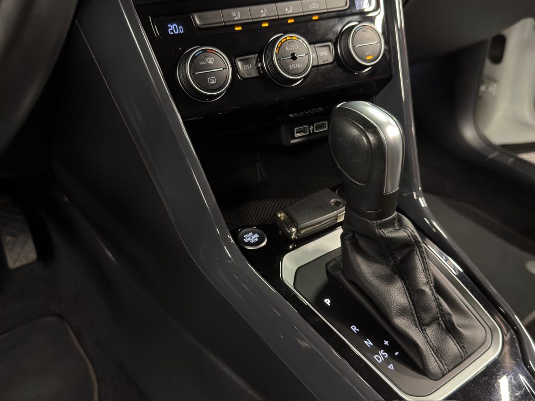 Volkswagen T-roc CARAT 1.5 TSI EVO 150 1ERE MAIN DSG7 APPLE & ANDROID VIRTUAL COCKPIT Garantie 1 an