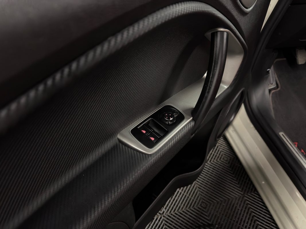 Alfa Romeo Mito Phase 2 EXCLUSIVE 1.4 TB MultiAir 135 S&S 1ERE MAIN INTERIEUR CUIR - GARANTIE 1 AN