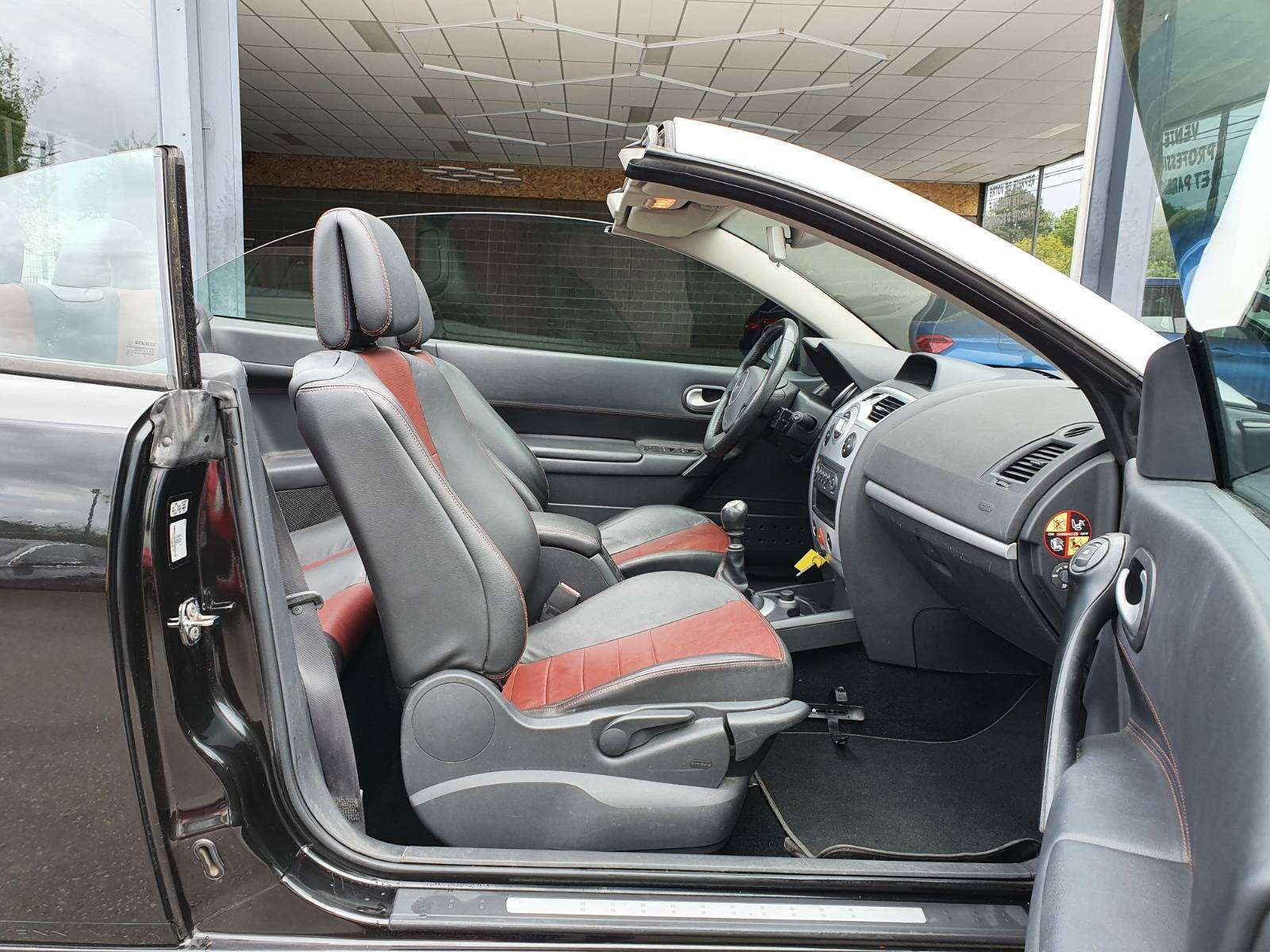 Renault Megane 🟢1.5 DIESEL 106CV - 1ER MAIN - CARIOLET - SIEGES CHAUFFANTS