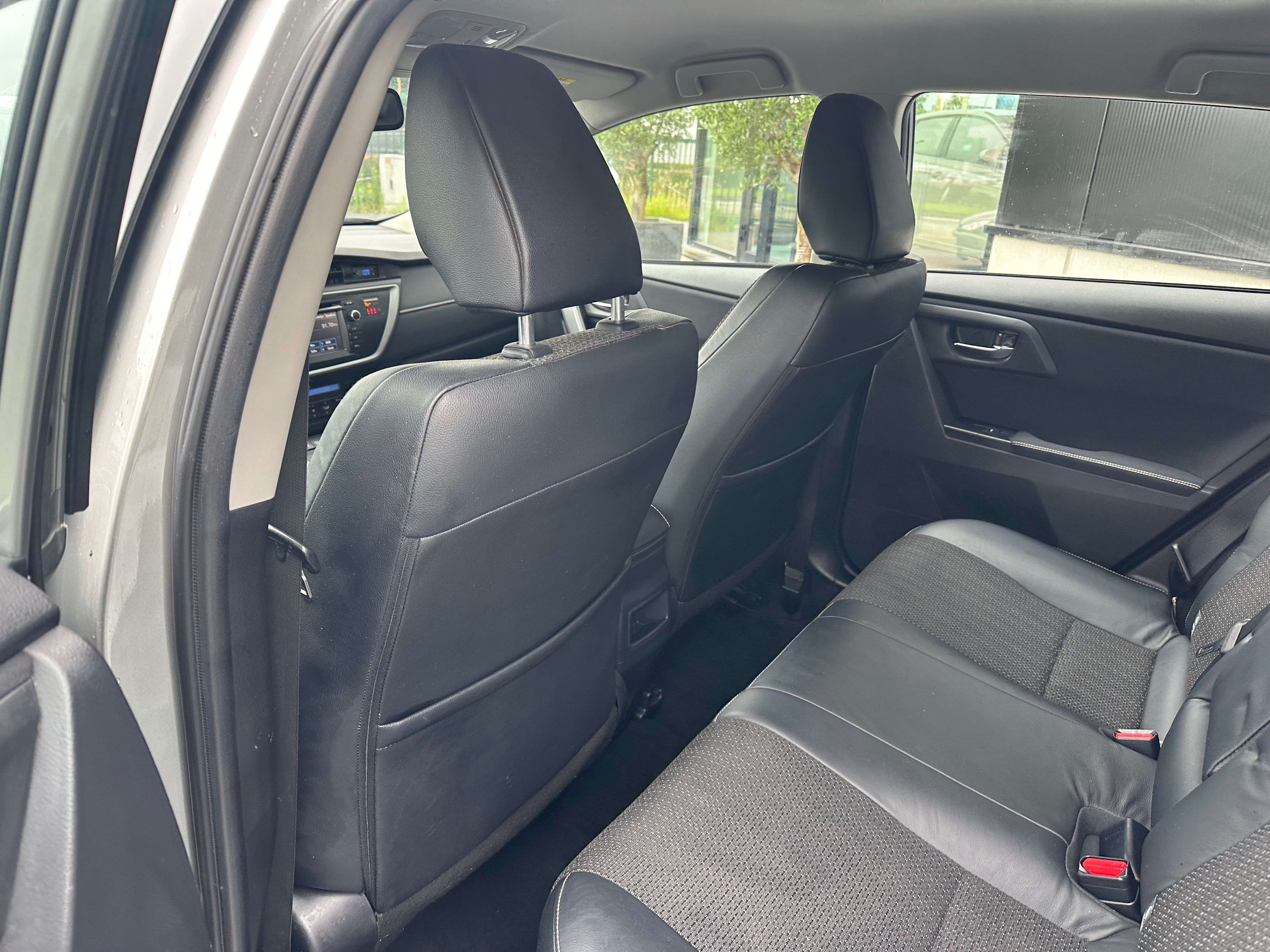 Toyota Auris 1.8i Hybride HSD Premium CVT 20000km