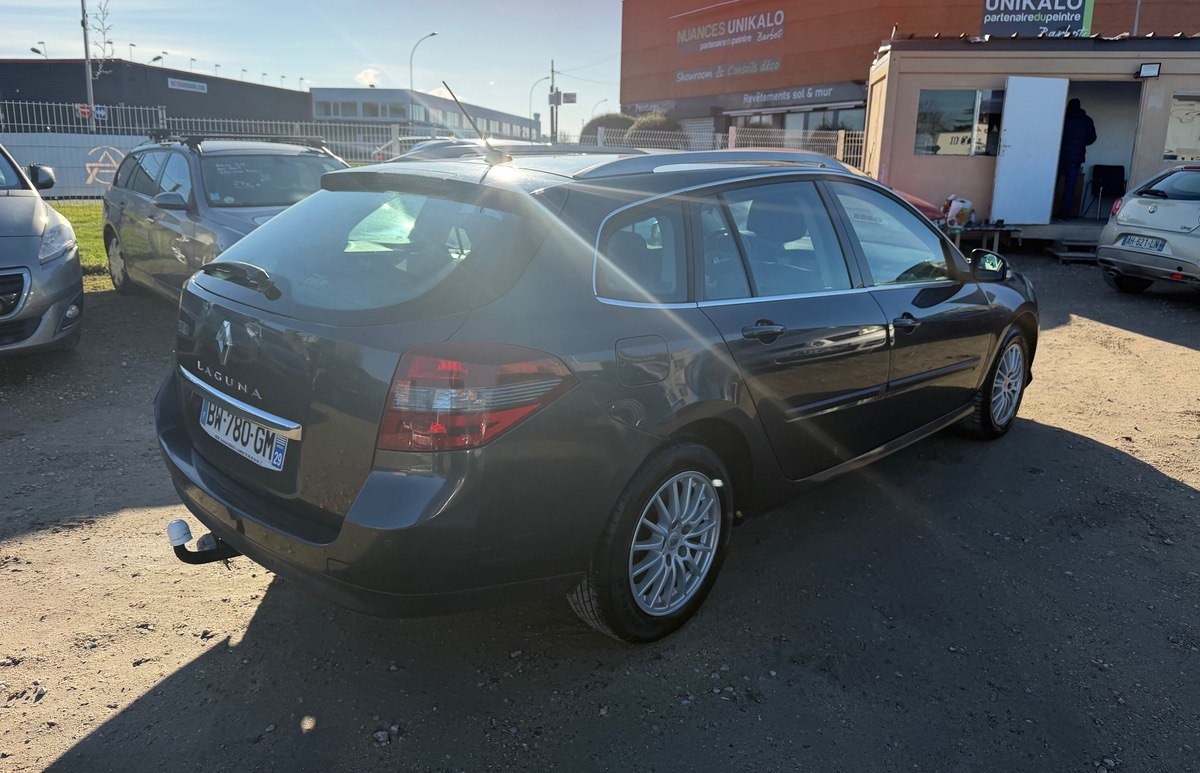 Renault Laguna III 1.5 DCI 110 CH DISTRIBUTION NEUVE REVISEE OK BON ETAT
