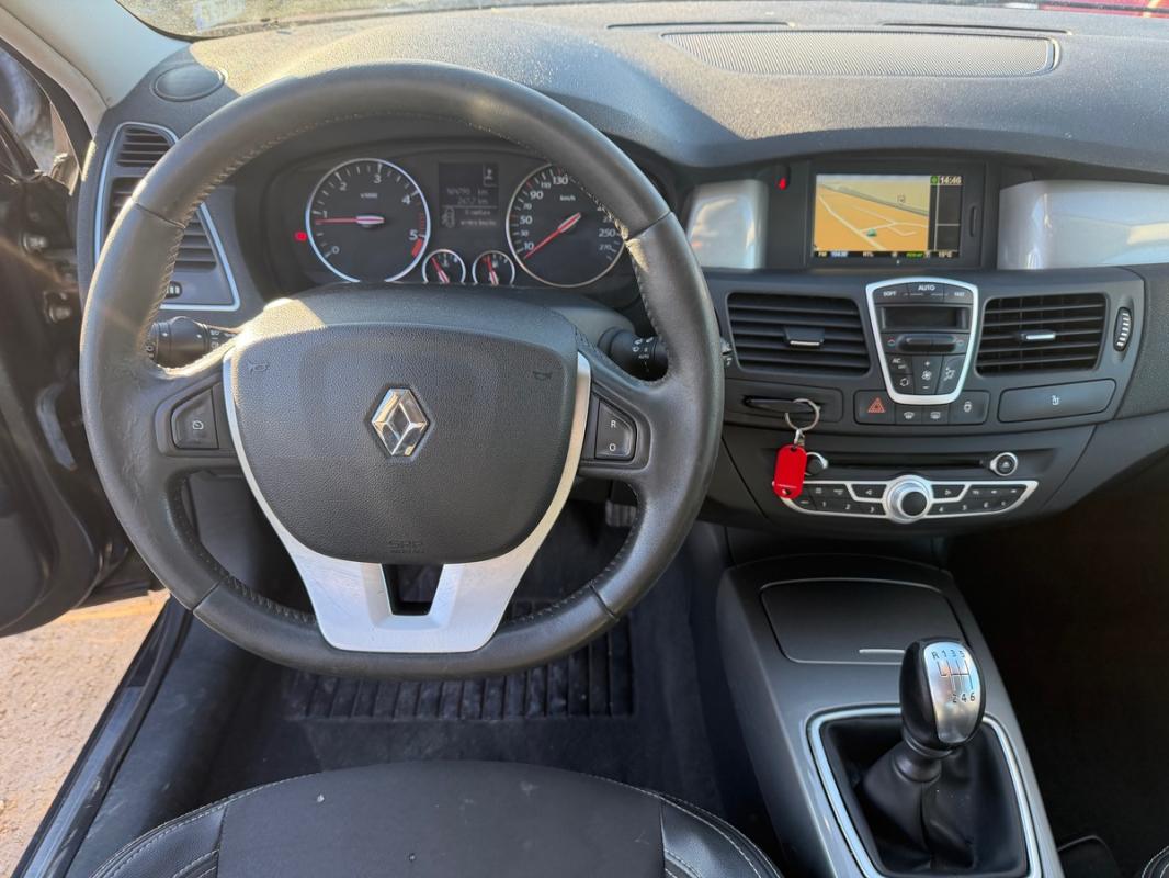 Renault Laguna III 1.5 DCI 110 CH DISTRIBUTION NEUVE REVISEE OK BON ETAT