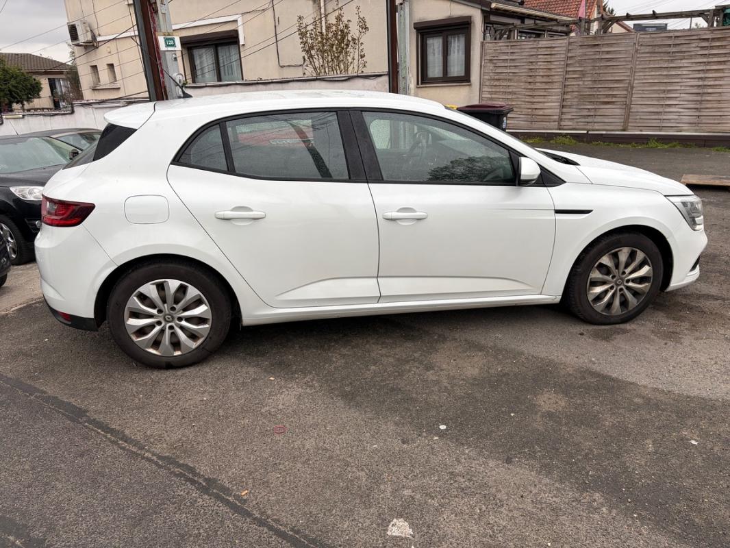 Renault Megane IV 2017 1.5L dCi ENERGY LIFE GPS RÉGULATEUR USB BLUETOOTH RADAR