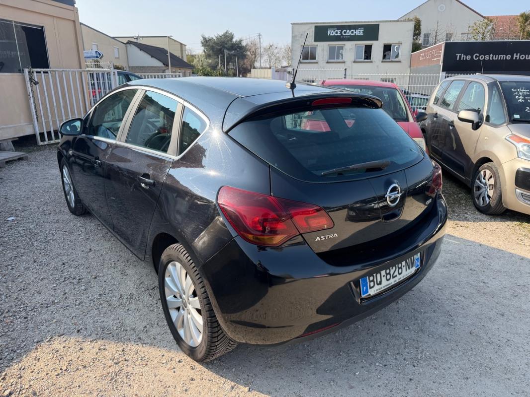 Opel Astra 1.7 CDTI 110CH BOITE 6 KIT EMBRAYAGE A PREVOIR DÉMARRE ROULE OK