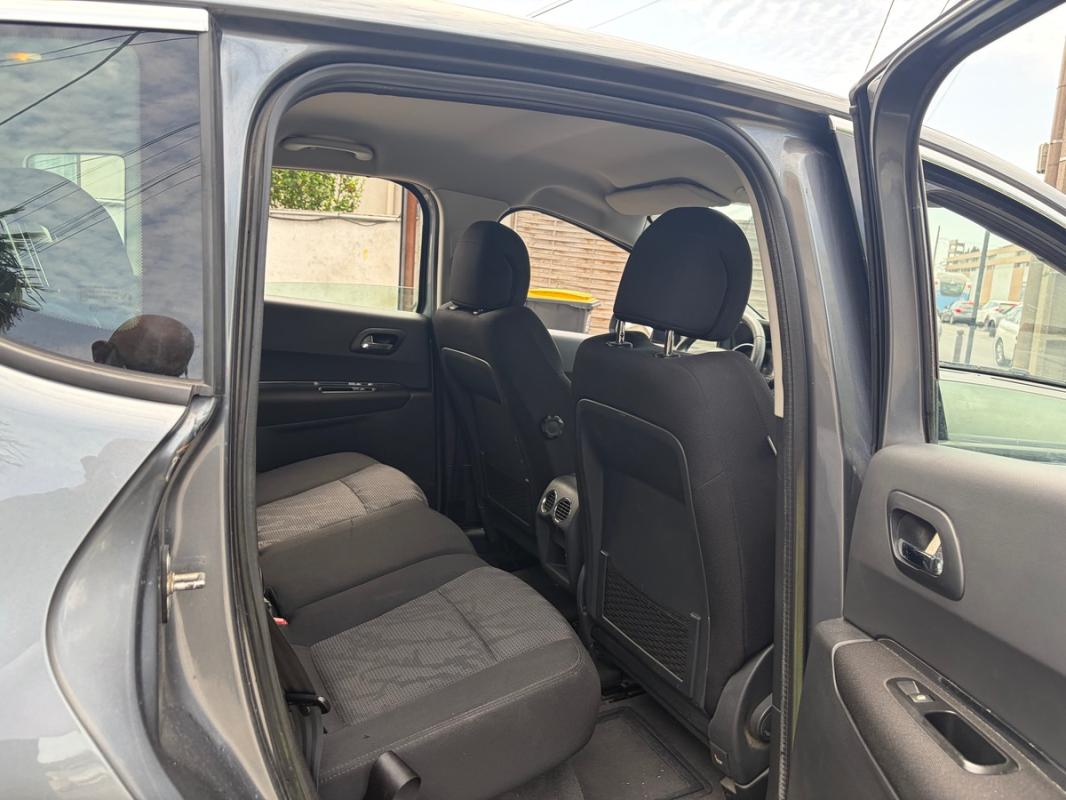 Peugeot 3008 2011 1.6L HDI Confort Pack Carnet d entretient RÉGULATEUR RADARS PAYER EN 3Fois