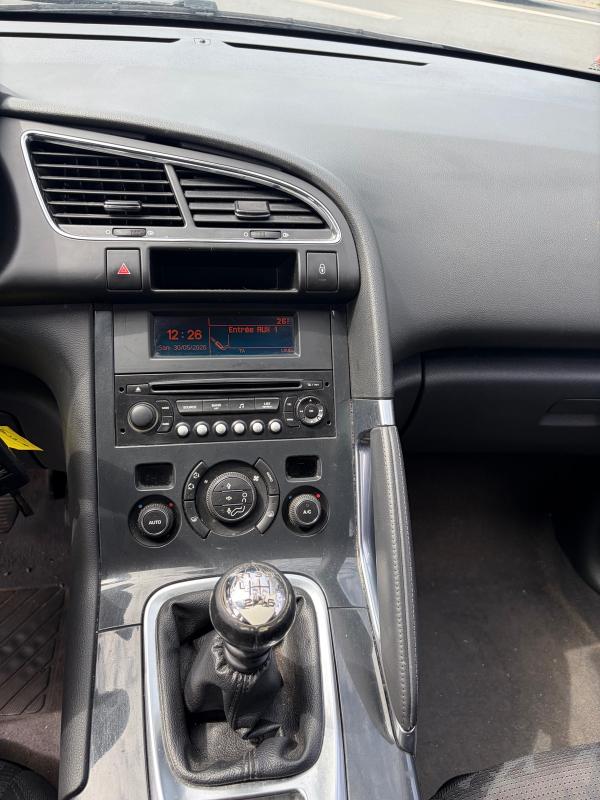 Peugeot 3008 2011 1.6L HDI Confort Pack Carnet d entretient RÉGULATEUR RADARS PAYER EN 3Fois