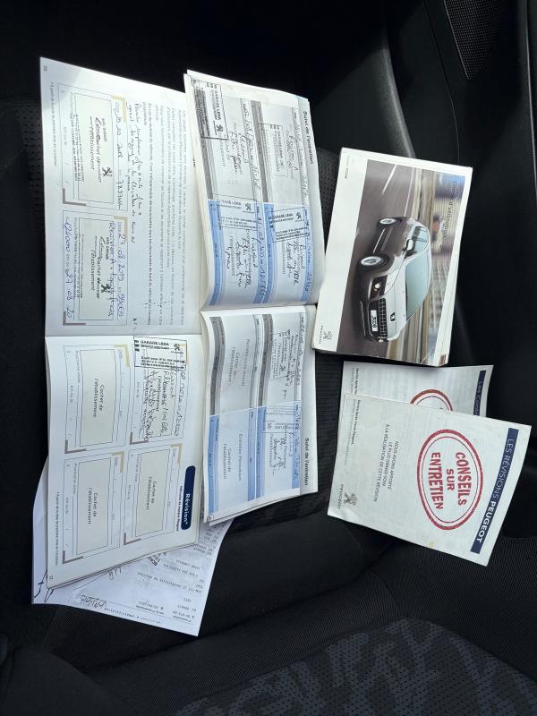 Peugeot 3008 2011 1.6L HDI Confort Pack Carnet d entretient RÉGULATEUR RADARS PAYER EN 3Fois