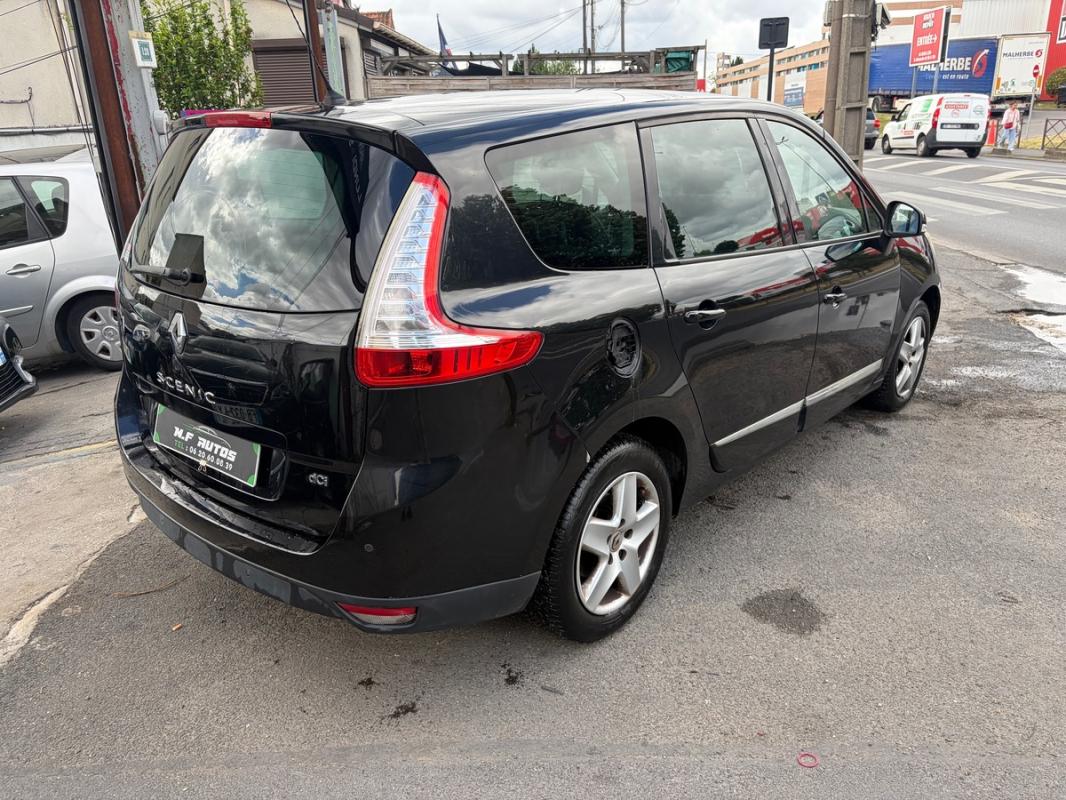 Renault Grand Scenic 7 PLACES 2015 SEMI CUIR GPS BLUETOOTH RADAR USB RÉGULATEUR PAYEMENT EN 3Fois