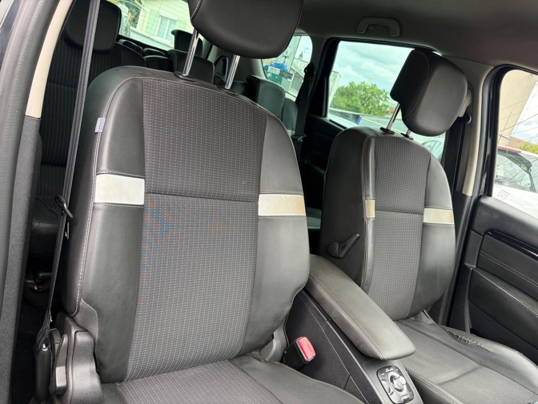 Renault Grand Scenic 7 PLACES 2015 SEMI CUIR GPS BLUETOOTH RADAR USB RÉGULATEUR PAYEMENT EN 3Fois