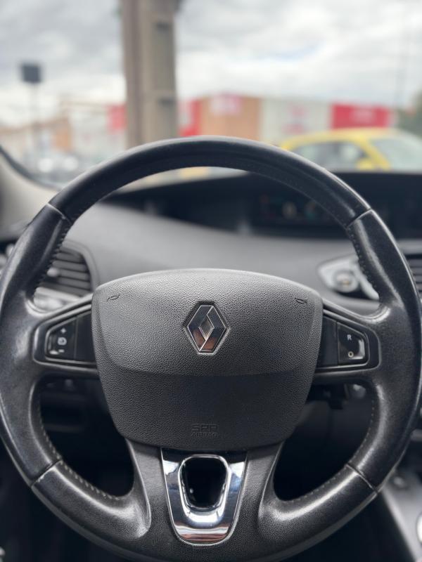 Renault Grand Scenic 7 PLACES 2015 SEMI CUIR GPS BLUETOOTH RADAR USB RÉGULATEUR PAYEMENT EN 3Fois