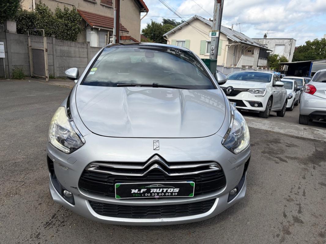 Citroen Ds5 2.0l HDI CUIR MASSANT CHAUFFANT Toit Pano GPS Caméra Bluetooth