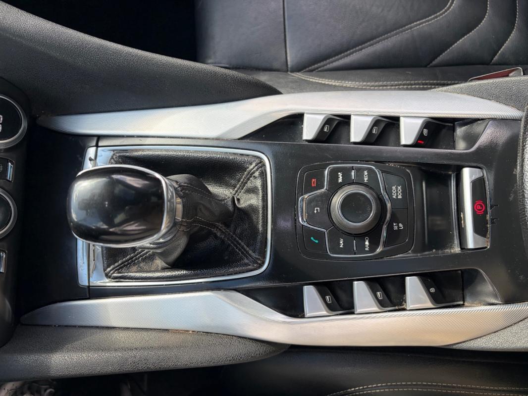 Citroen Ds5 2.0l HDI CUIR MASSANT CHAUFFANT Toit Pano GPS Caméra Bluetooth