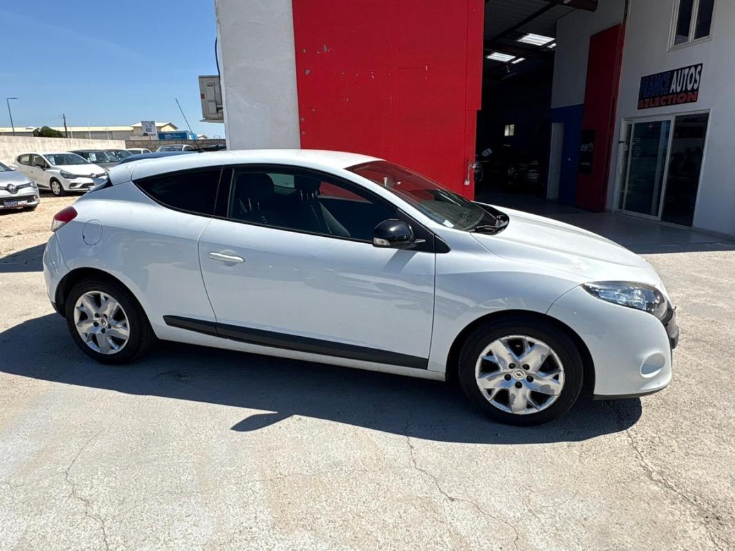 Renault Megane III 1.5 DCI 110 CH DIESEL | ENTIÈREMENT RÉVISÉE ET GARANTIE 12 MOIS EN EUROPE