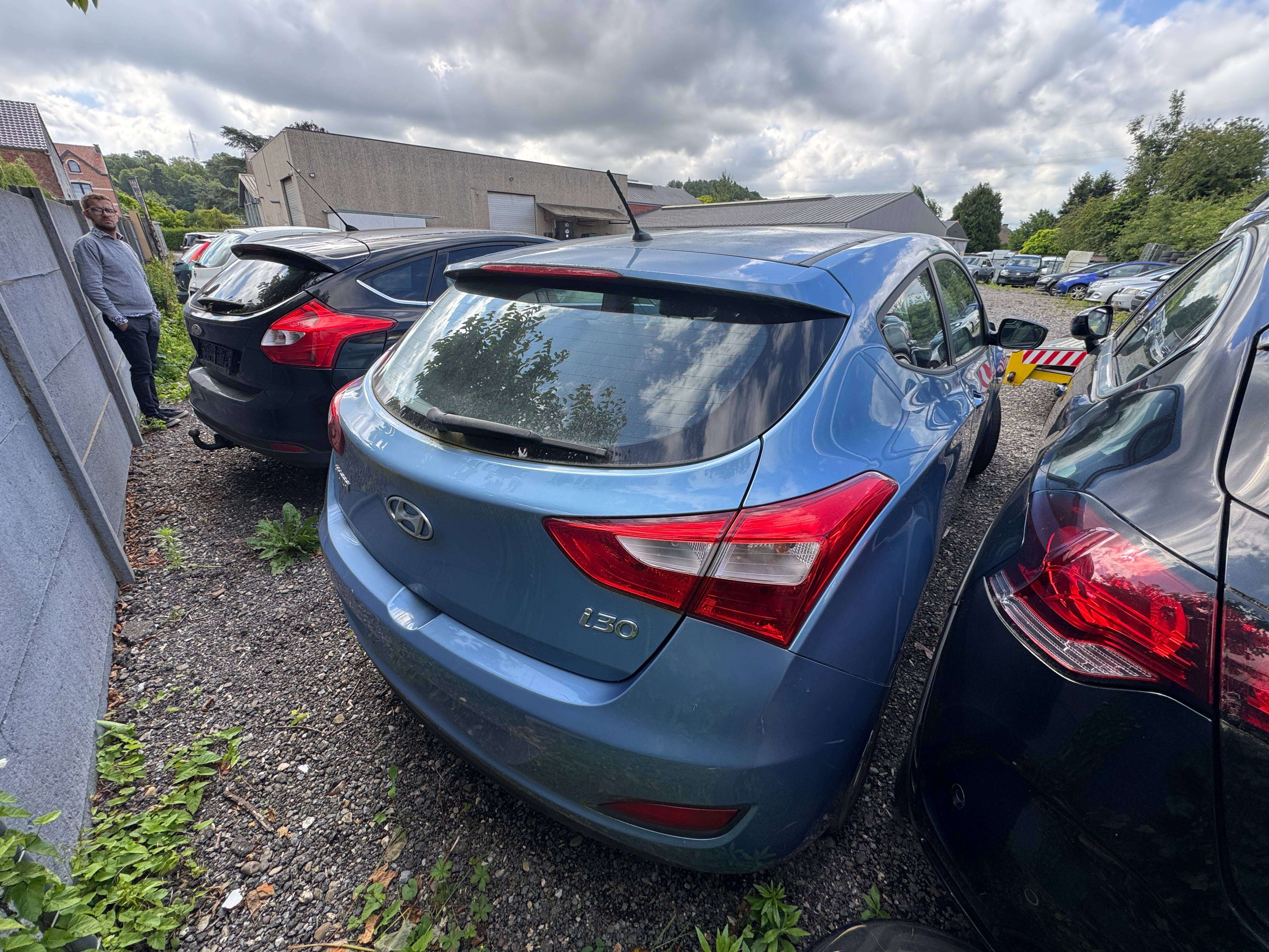 Hyundai i30 ** 1.4i ** Comfort ** Accidentée ** marchand ou export **