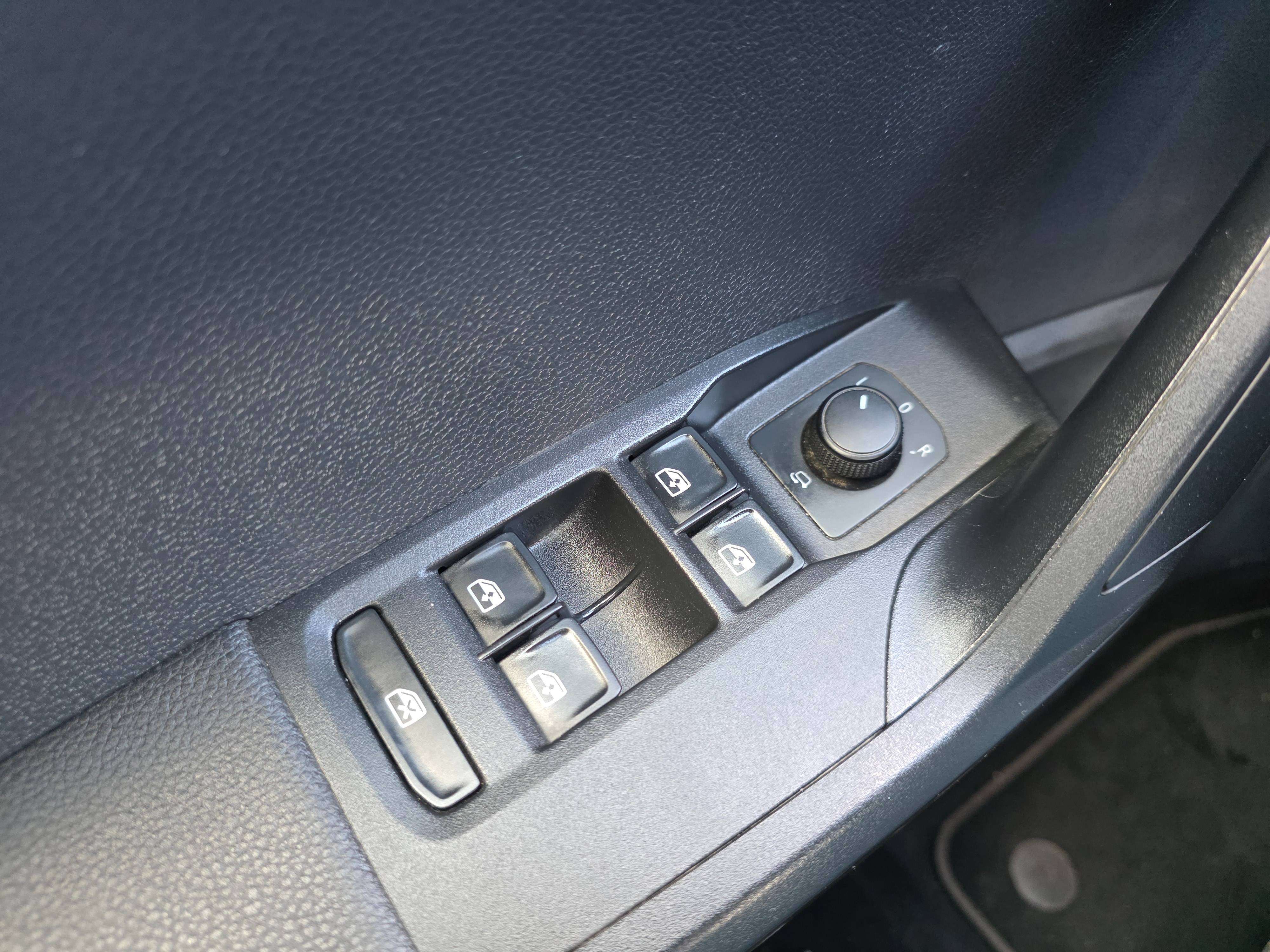 SEAT Arona 1.0 TSI Move! 2018' 33000km 1°EIG. IN NIEUWE STAAT !!